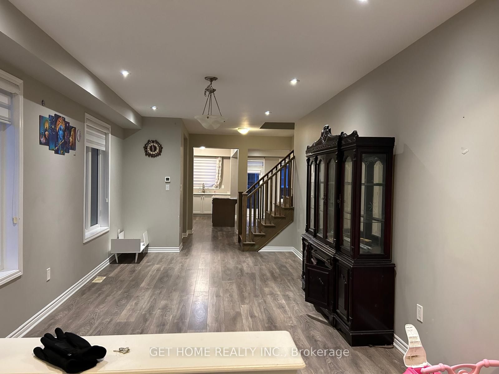 6 Facet Street