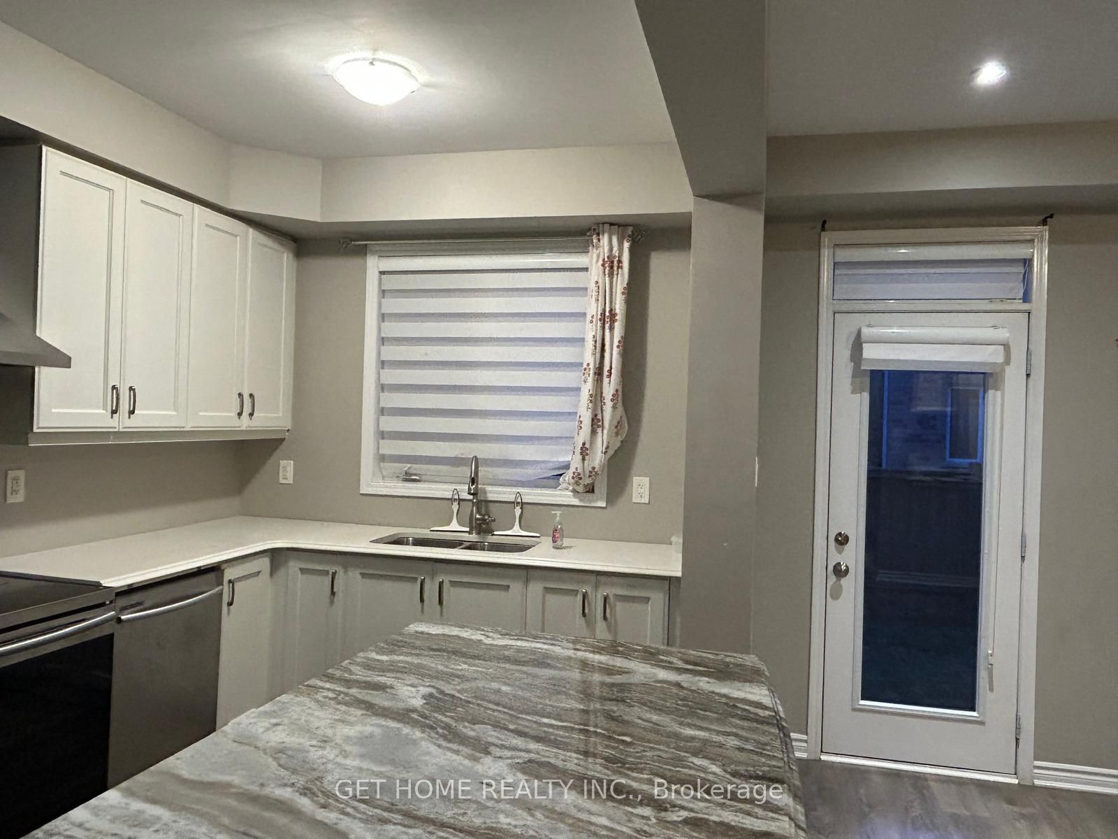 6 Facet Street