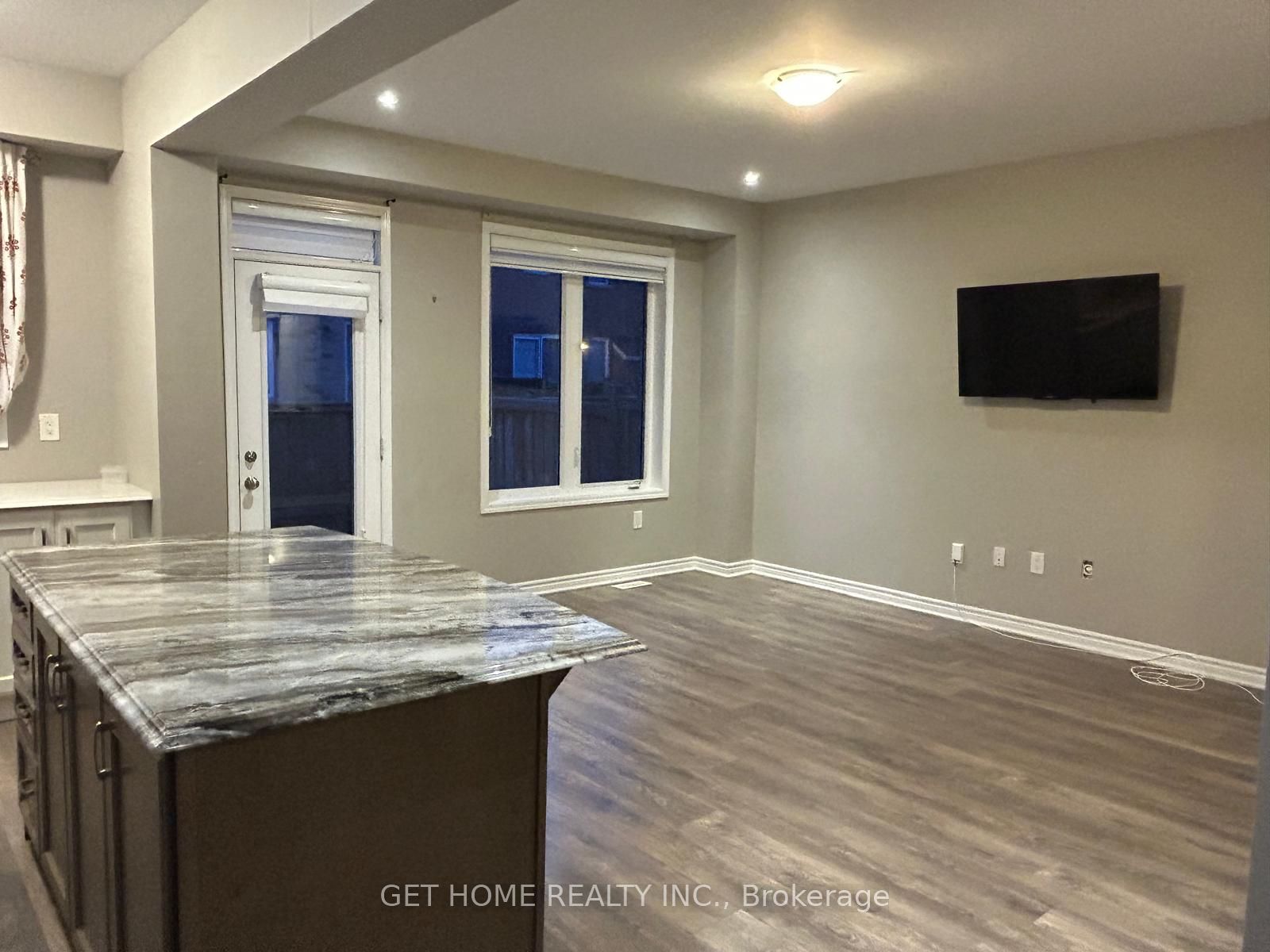 6 Facet Street
