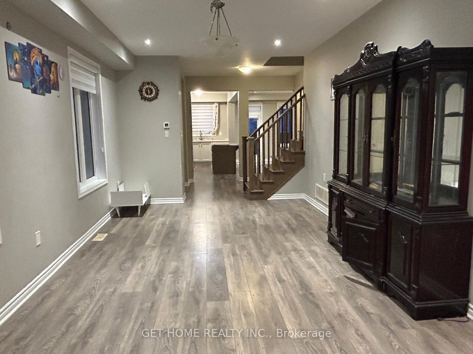 6 Facet Street