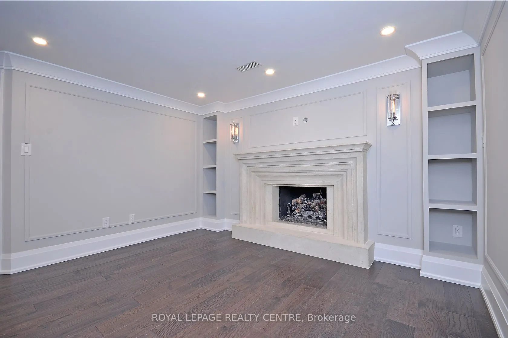 326 Slade Crescent, #Lower