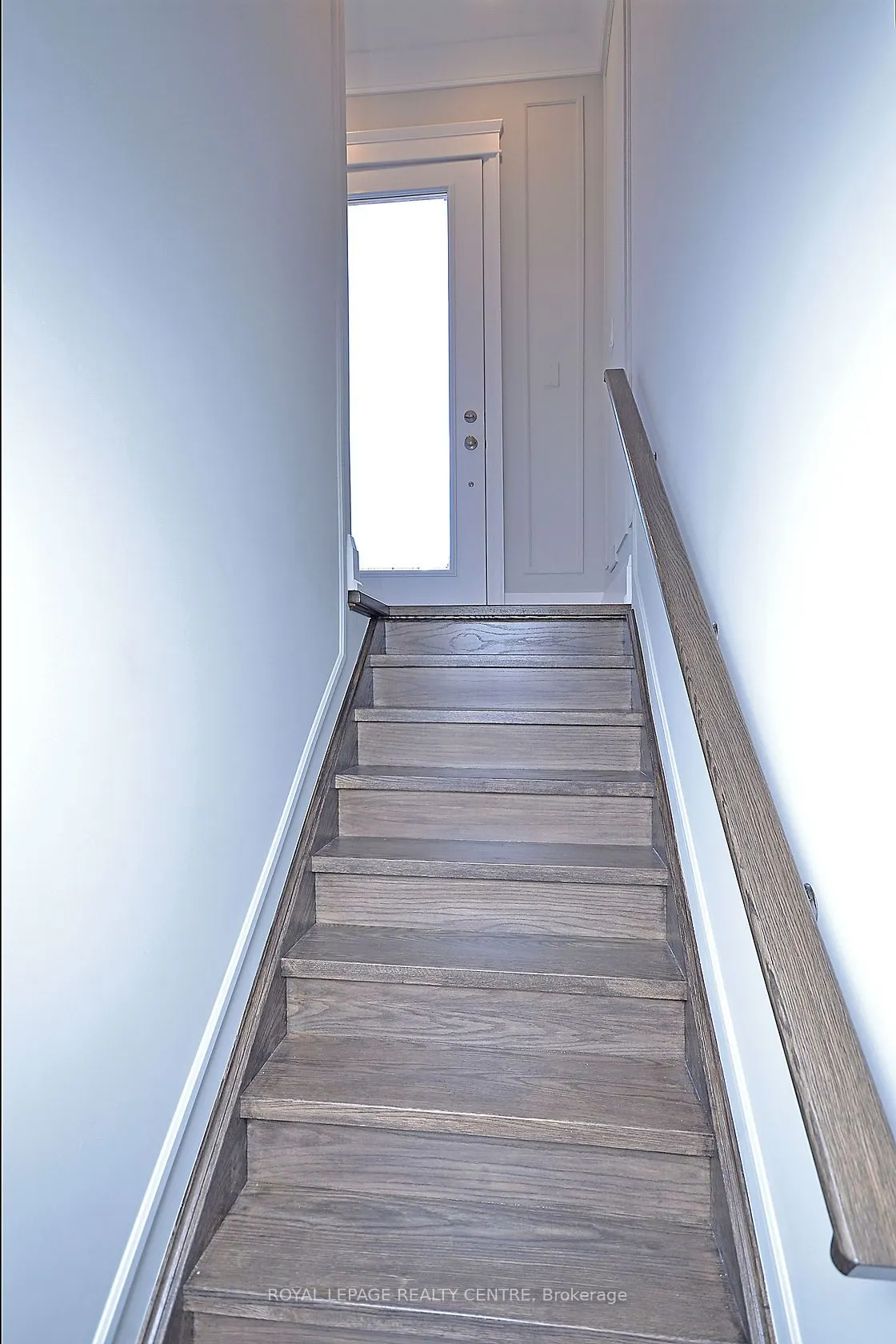 326 Slade Crescent, #Lower