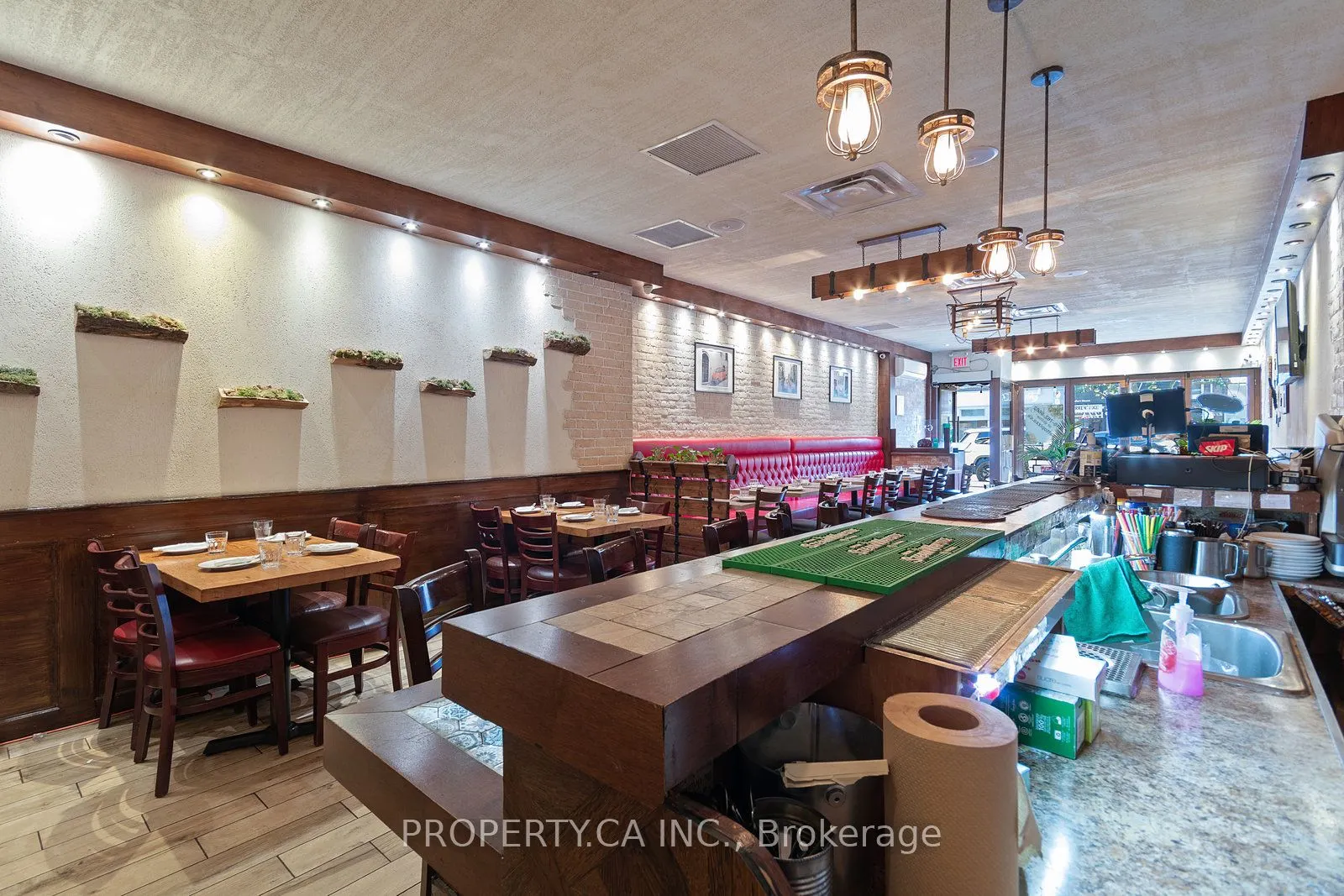 2312 Bloor Street W