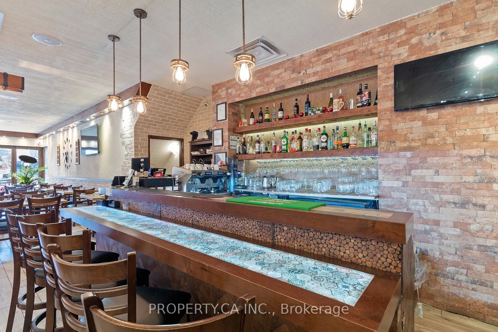 2312 Bloor Street W