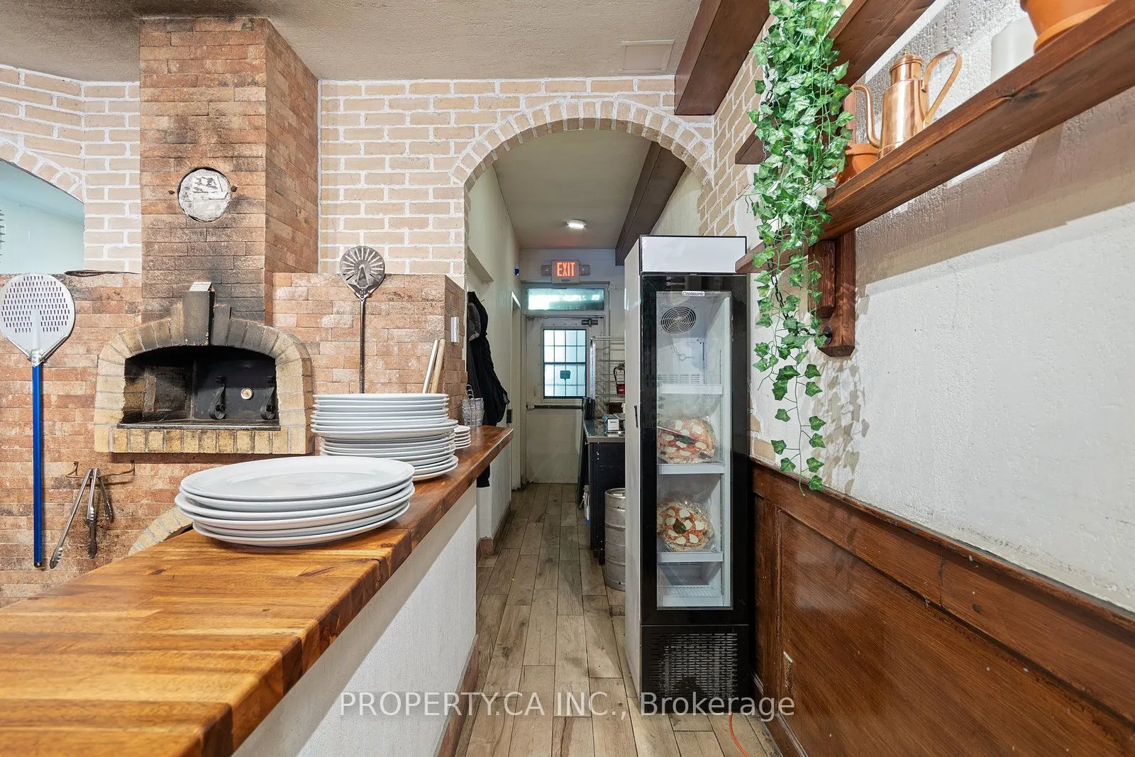 2312 Bloor Street W