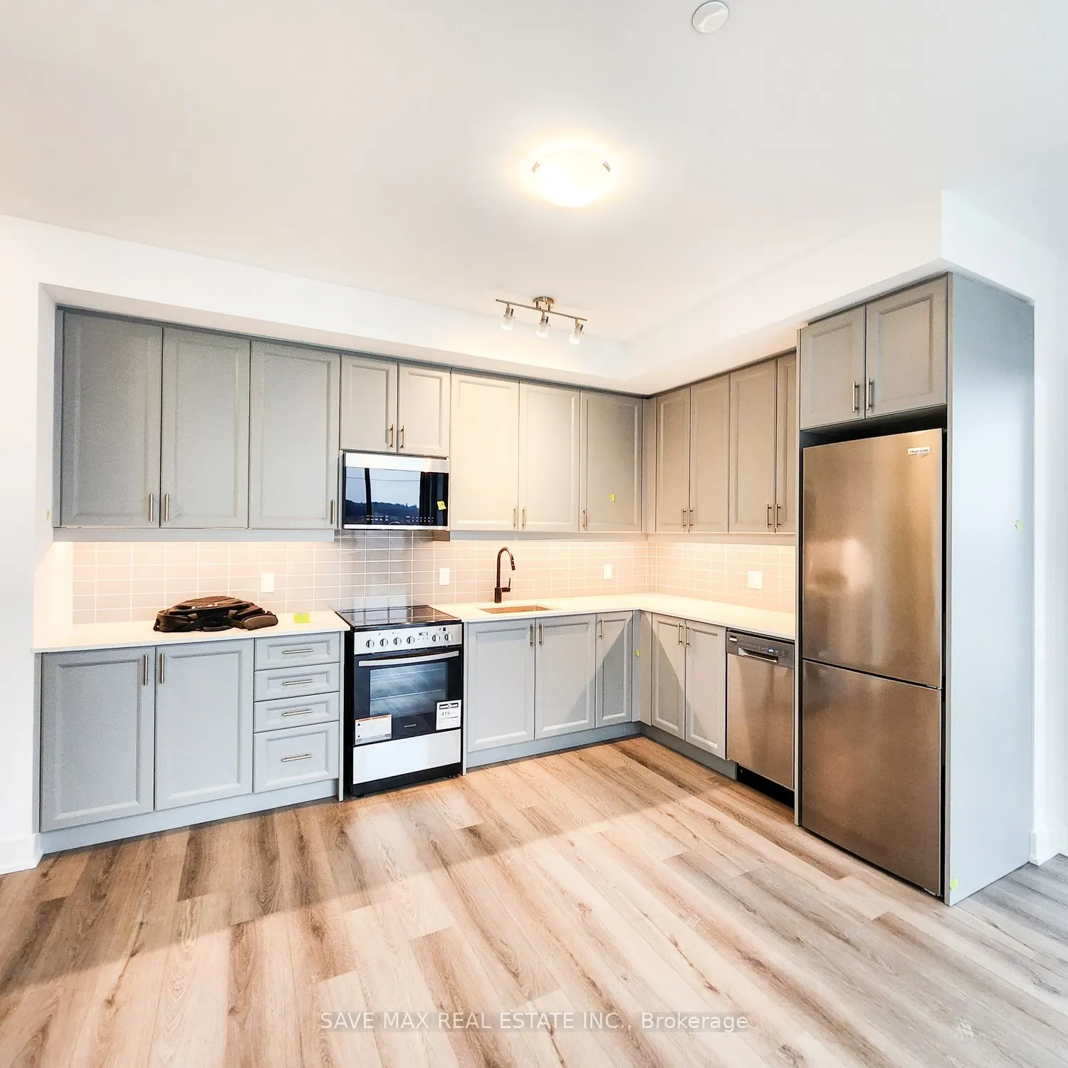 2333 Khalsa Gate, #411