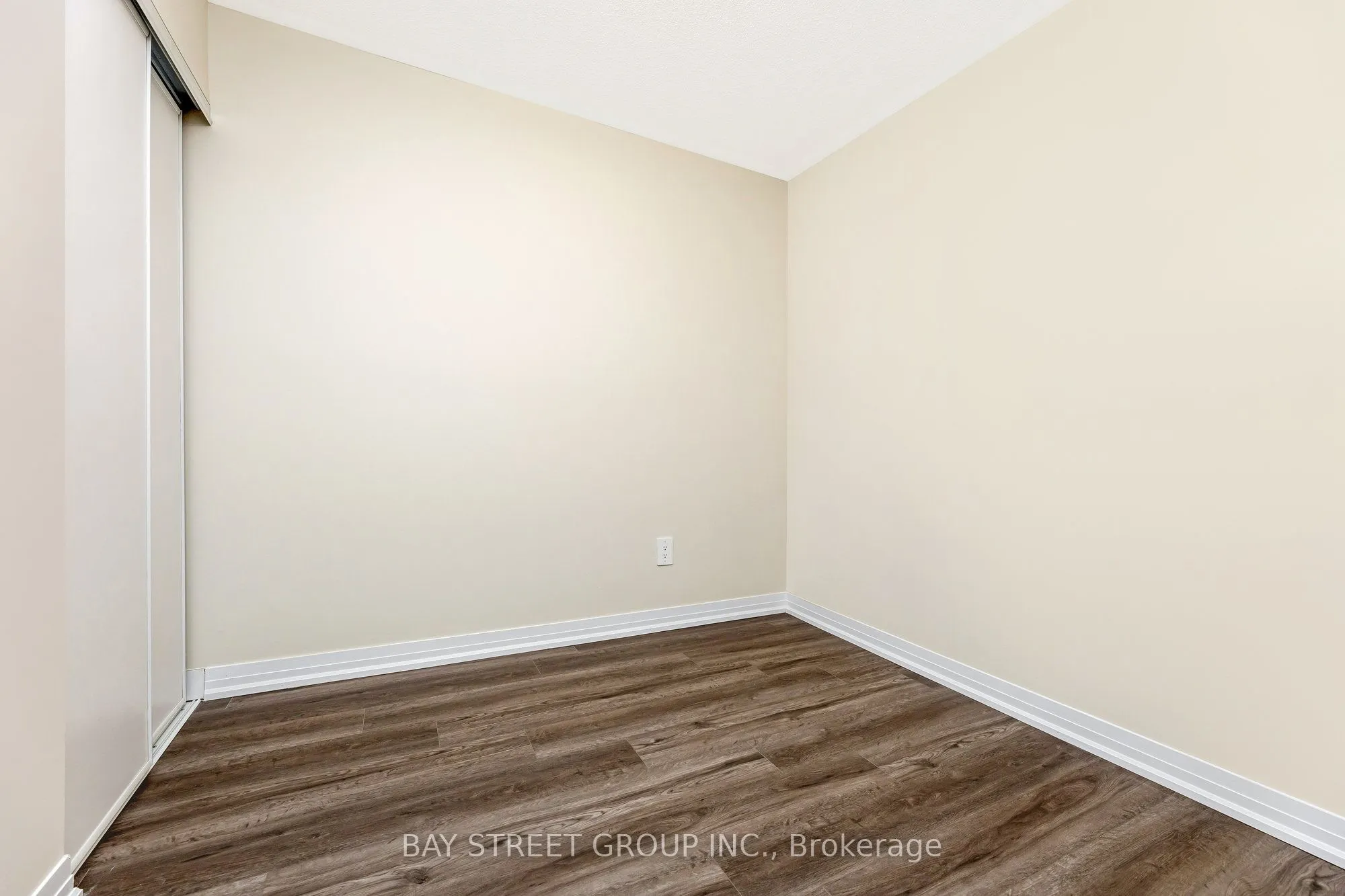 1573 Rose Way #111