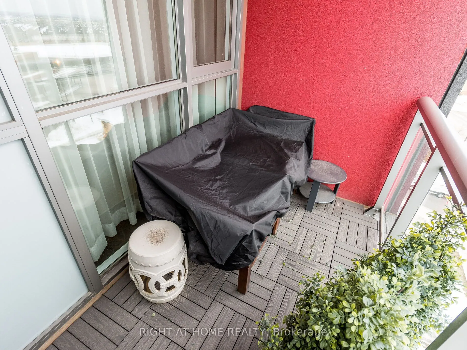 5220 Dundas Street, #D620