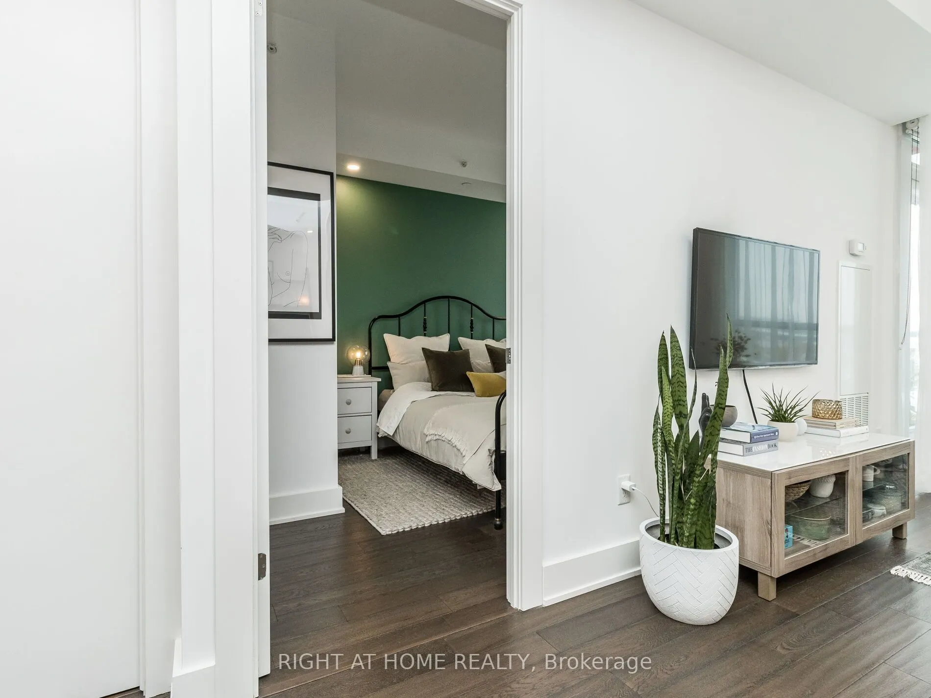 5220 Dundas Street, #D620