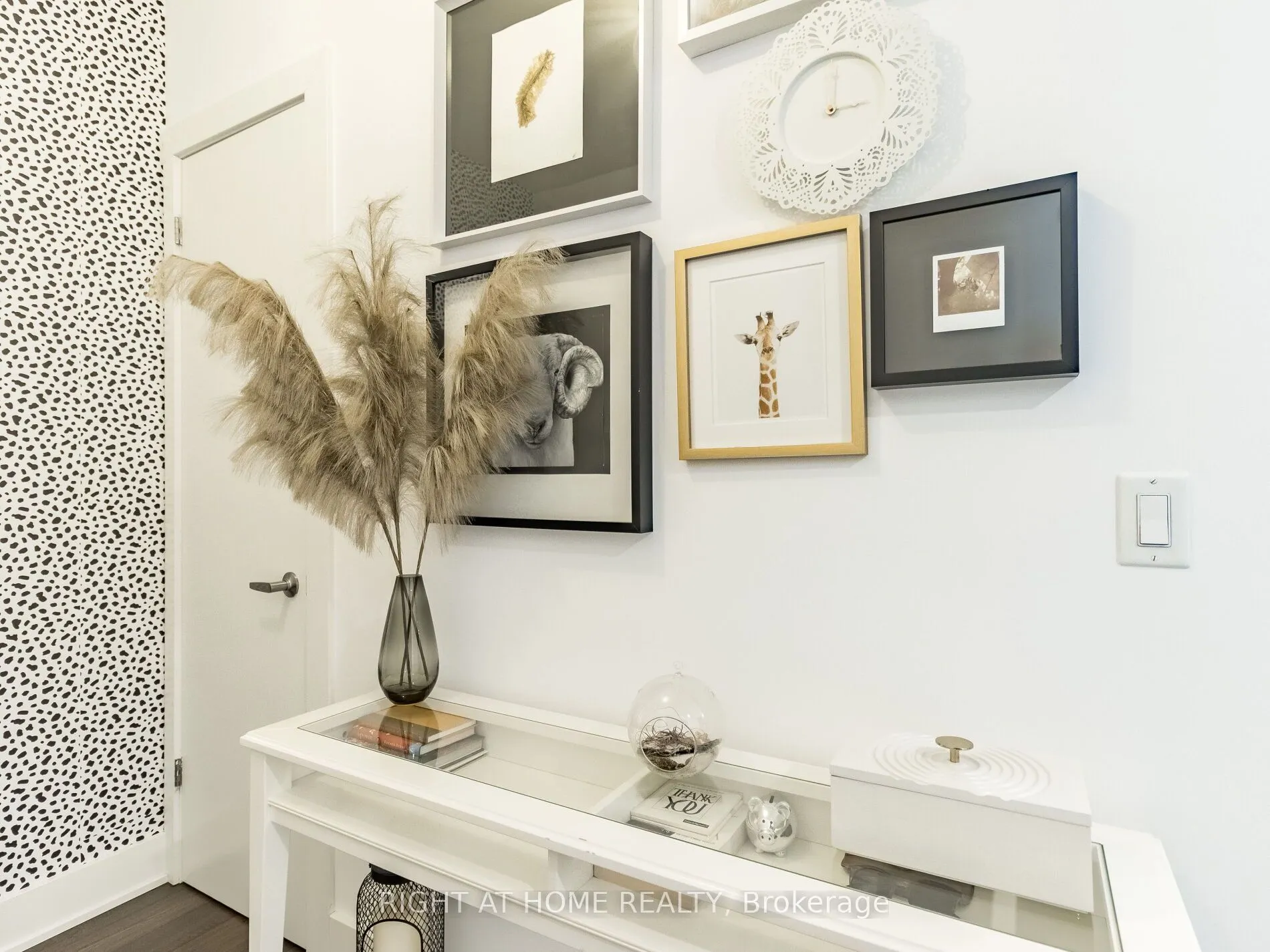 5220 Dundas Street, #D620
