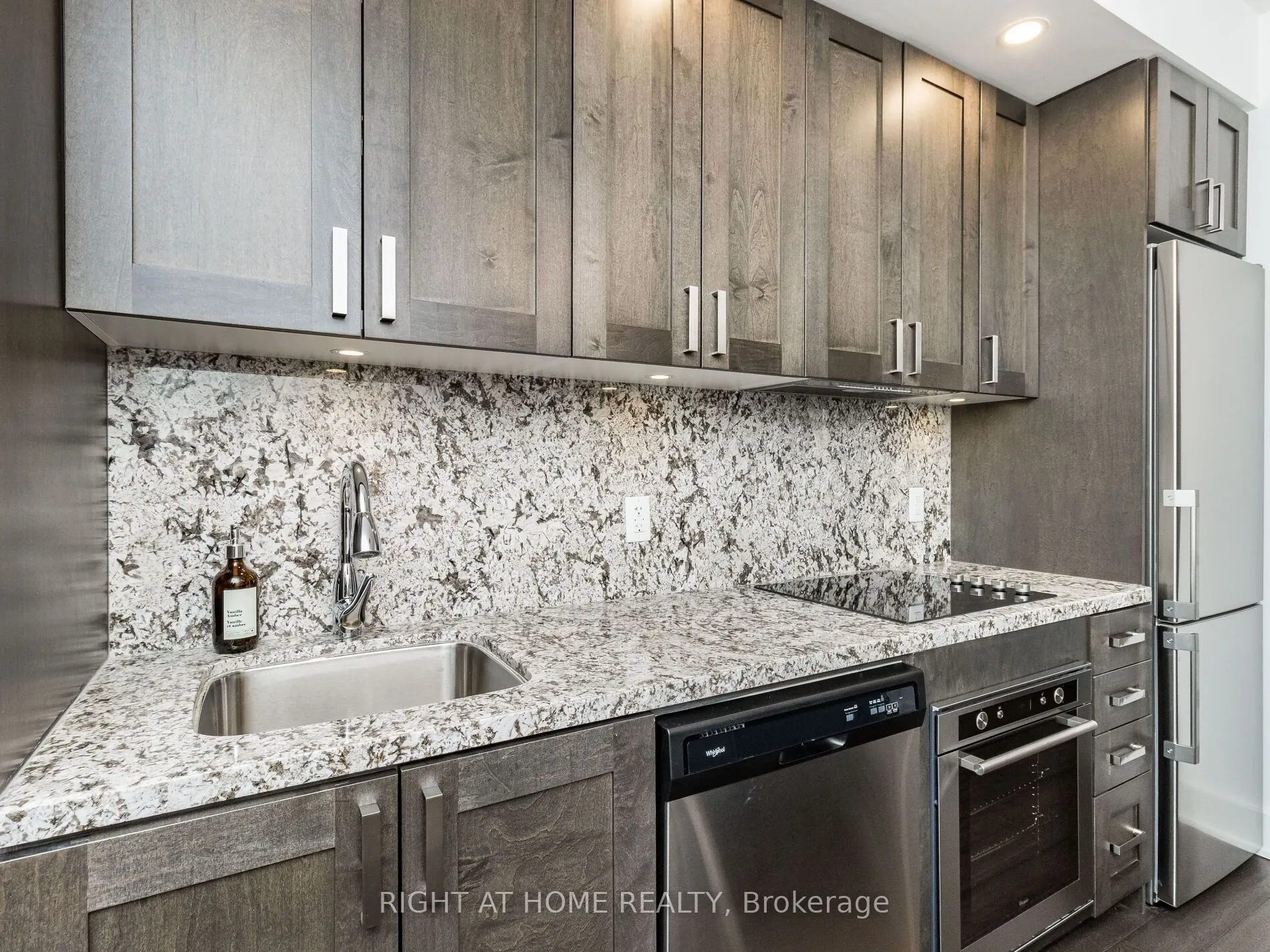 5220 Dundas Street, #D620