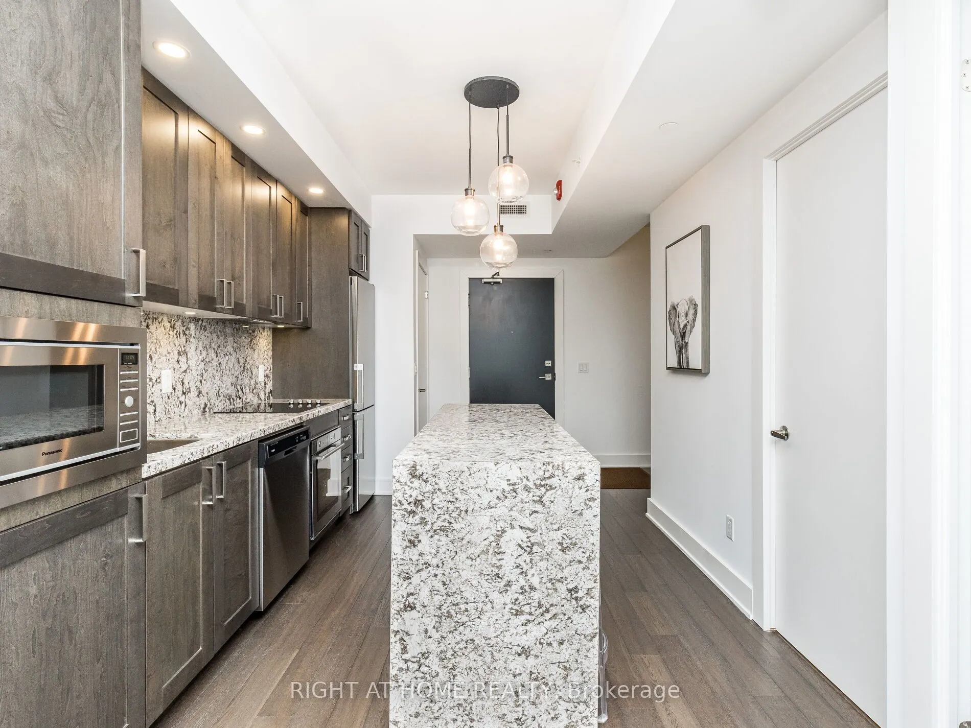5220 Dundas Street, #D620