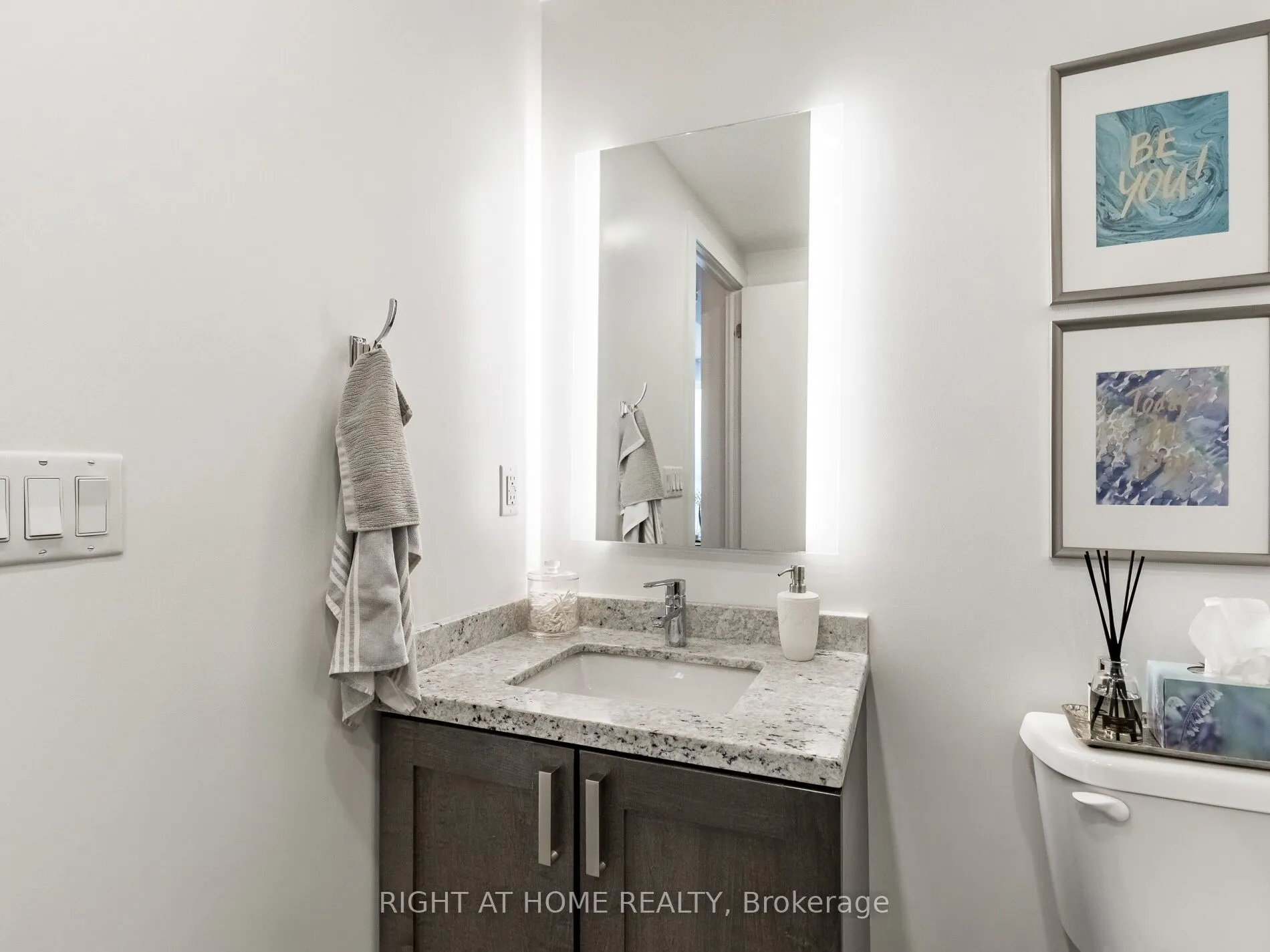 5220 Dundas Street, #D620
