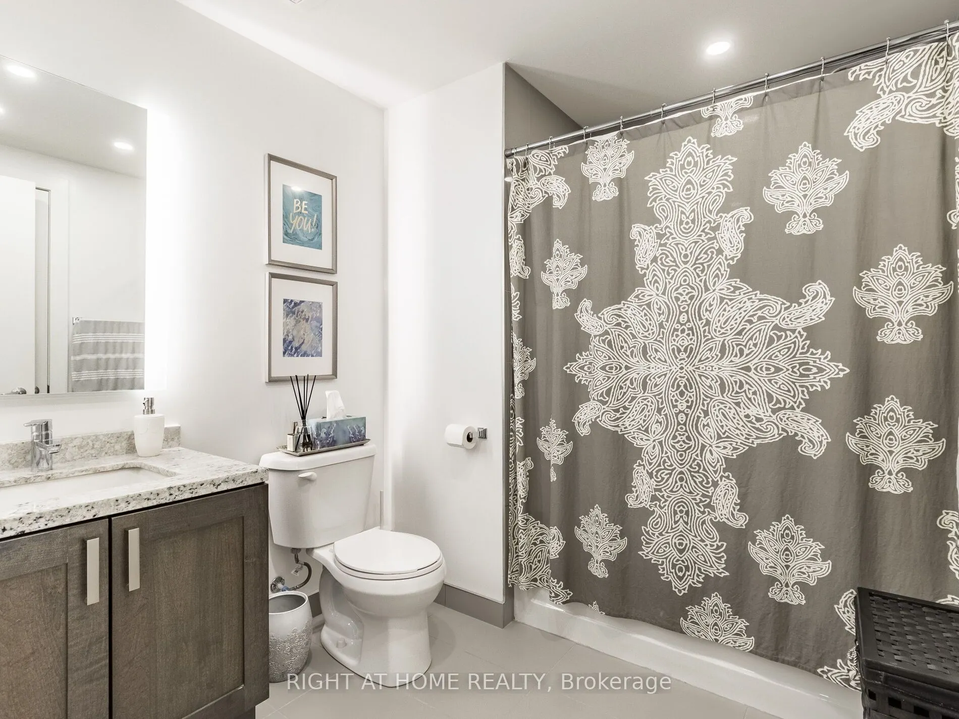 5220 Dundas Street, #D620