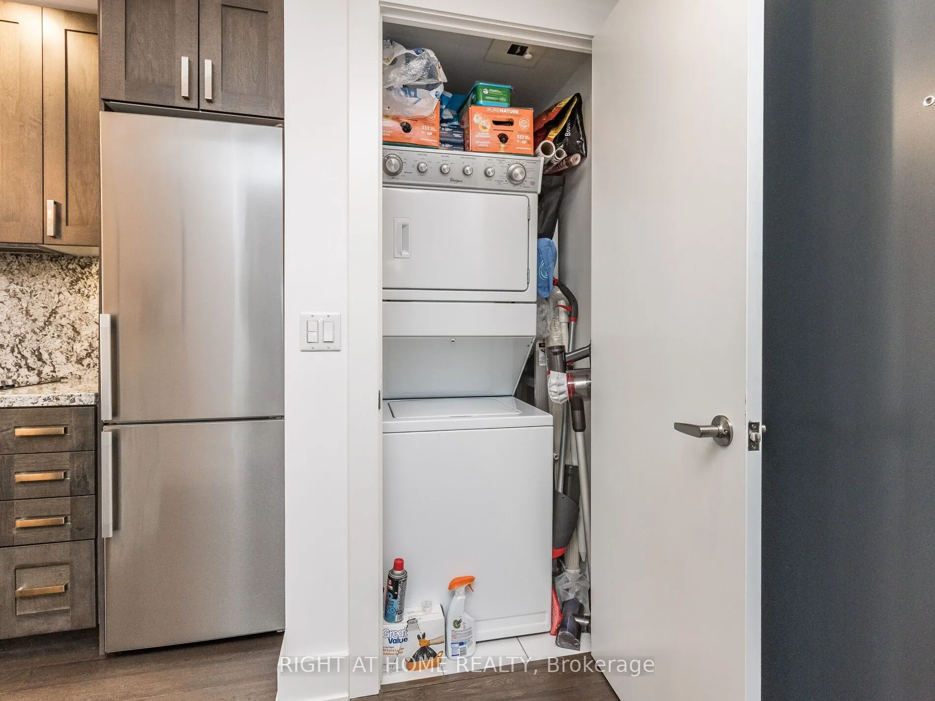 5220 Dundas Street, #D620