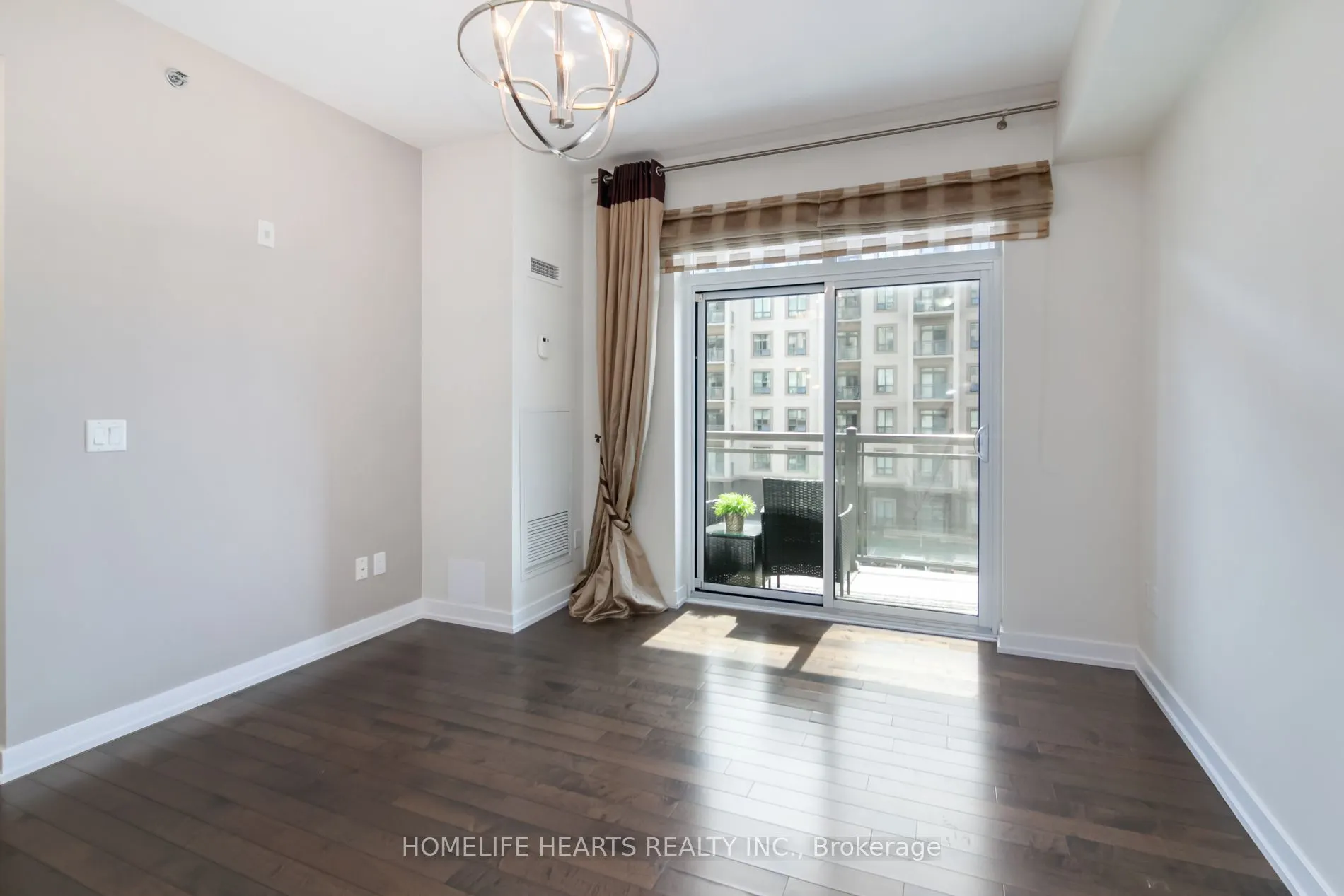 2486 Old Bronte Road, #303
