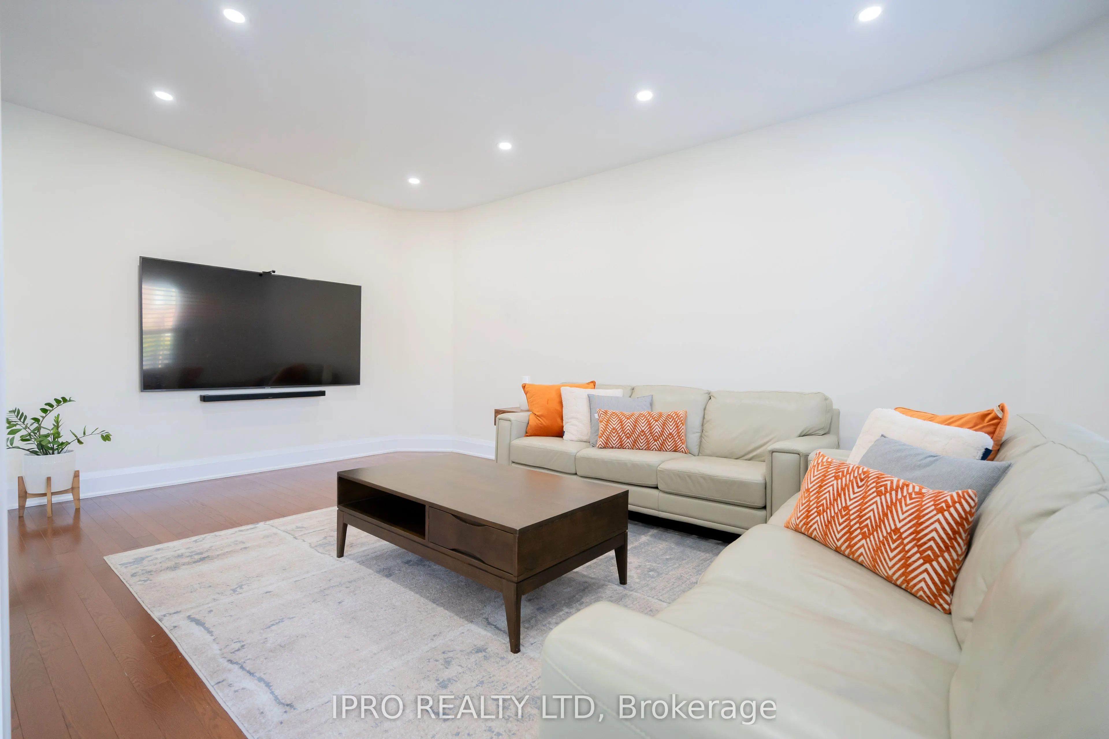 11 Goodsway Trail