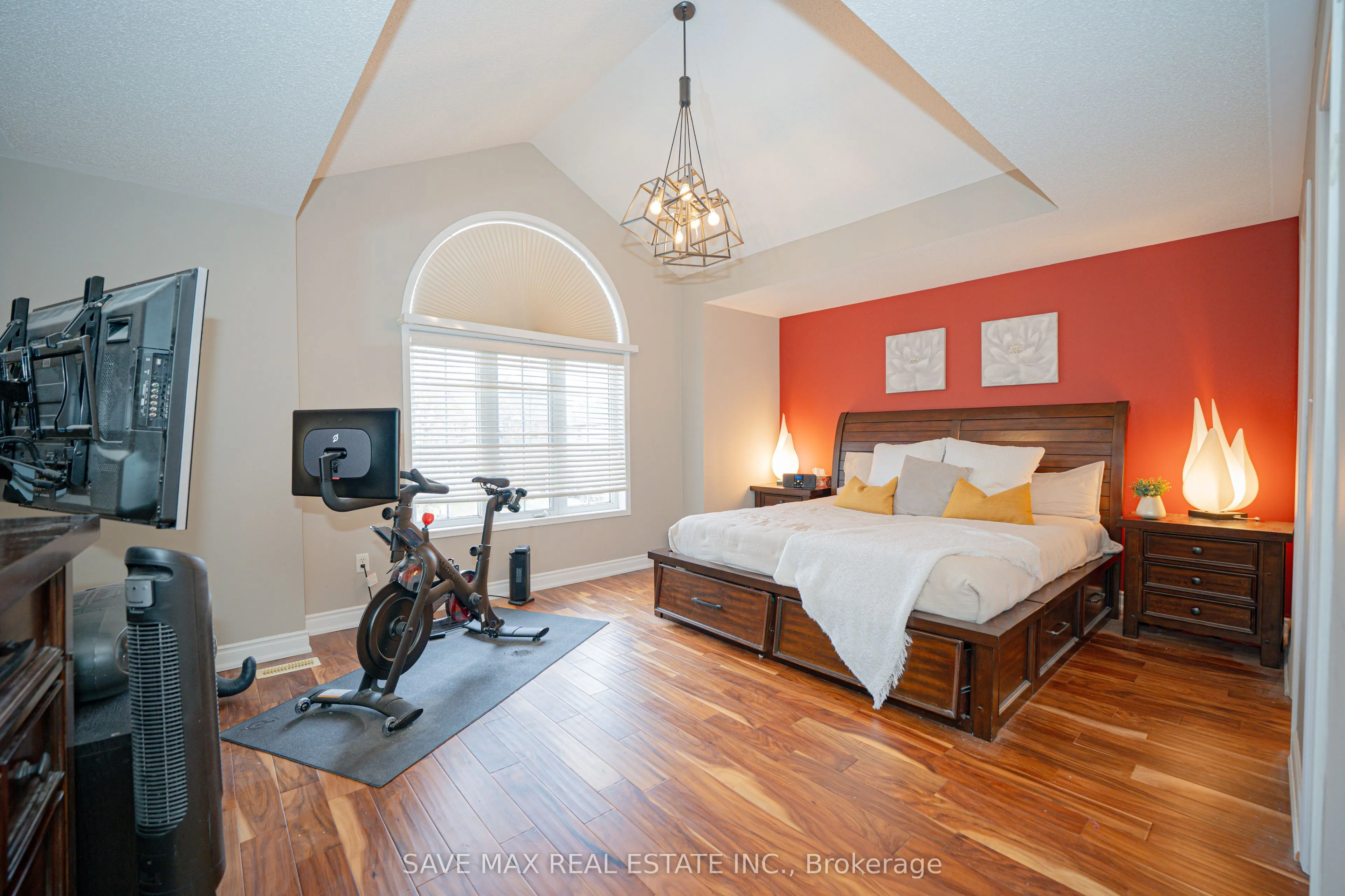 82 Belmont Boulevard