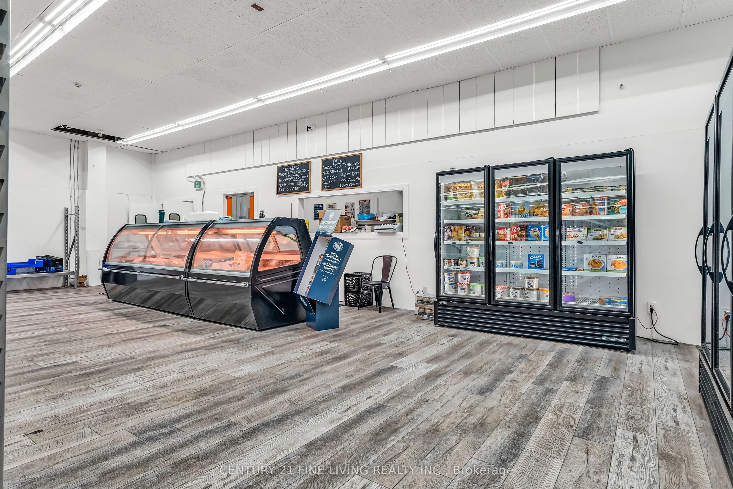 2863 Lake shore Boulevard W, #Main