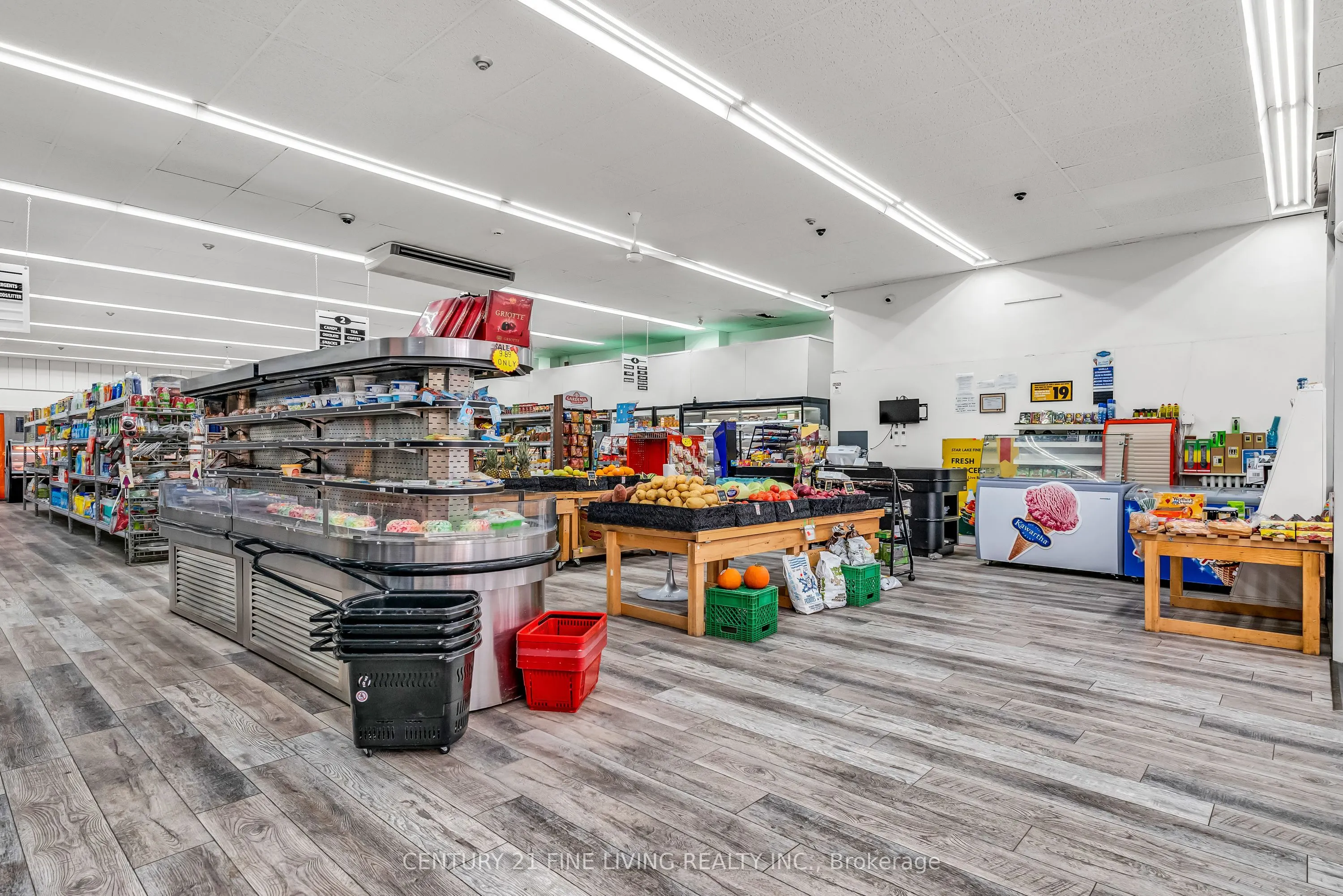 2863 Lake shore Boulevard W, #Main
