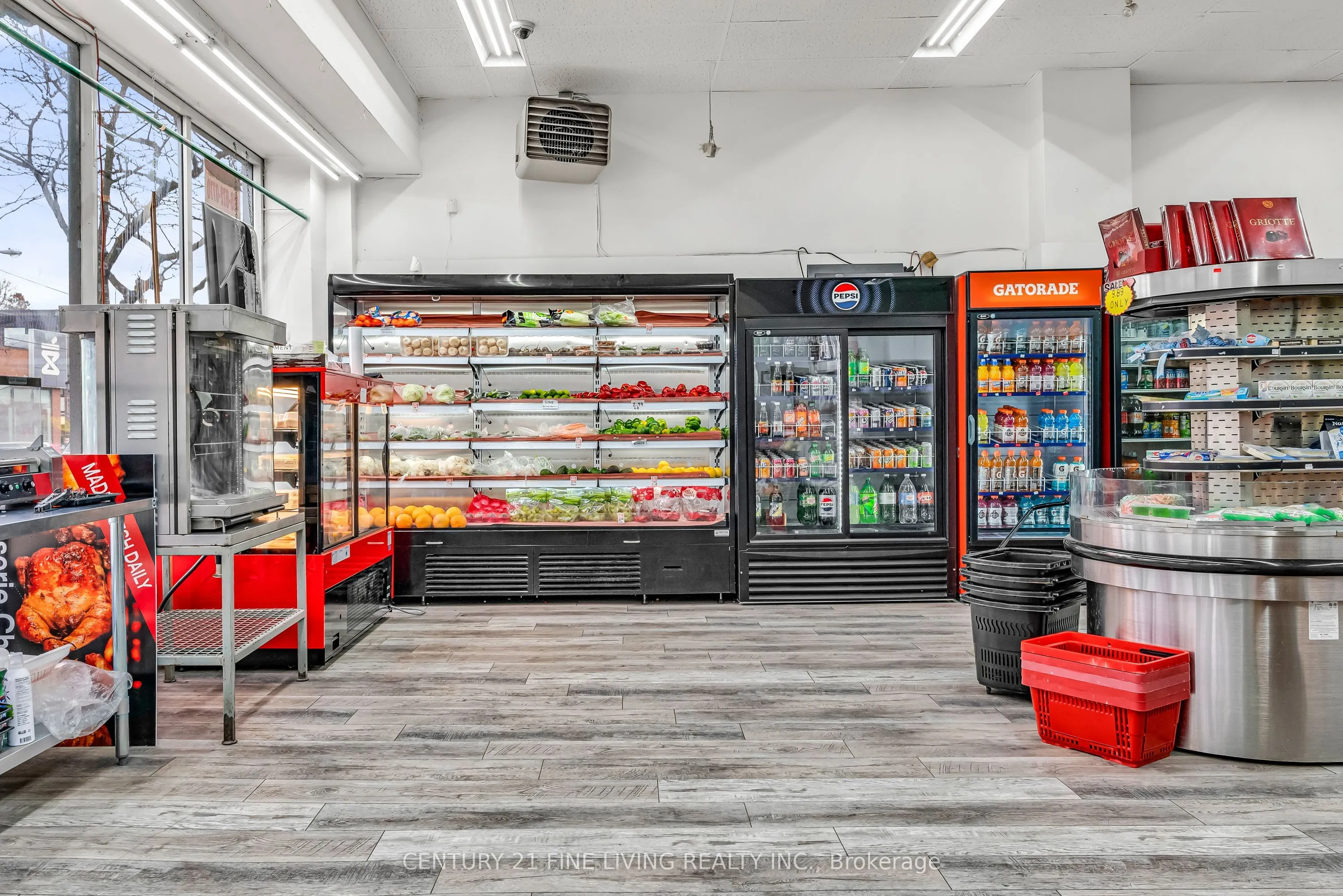 2863 Lake shore Boulevard W, #Main