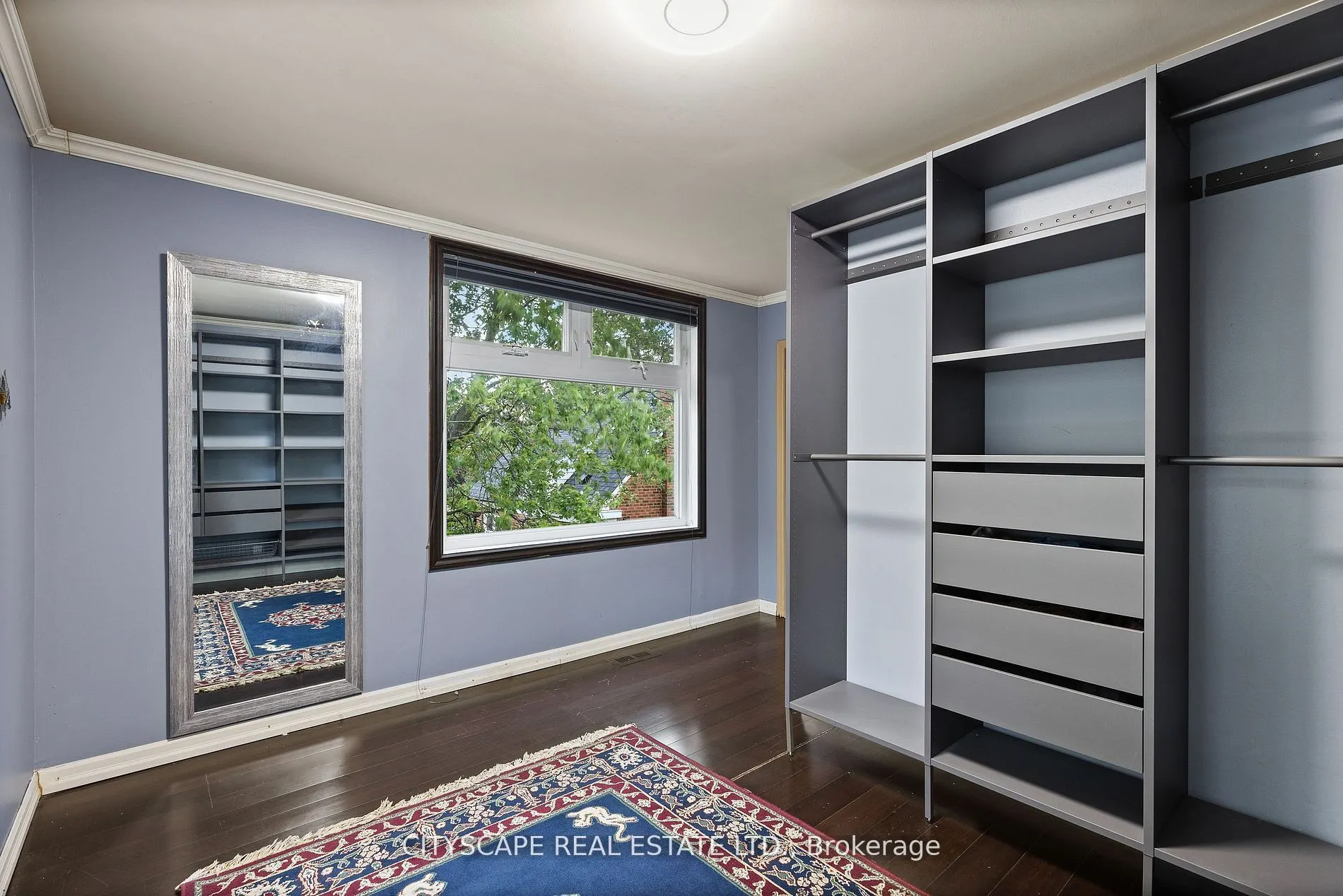 11 Brookside Drive