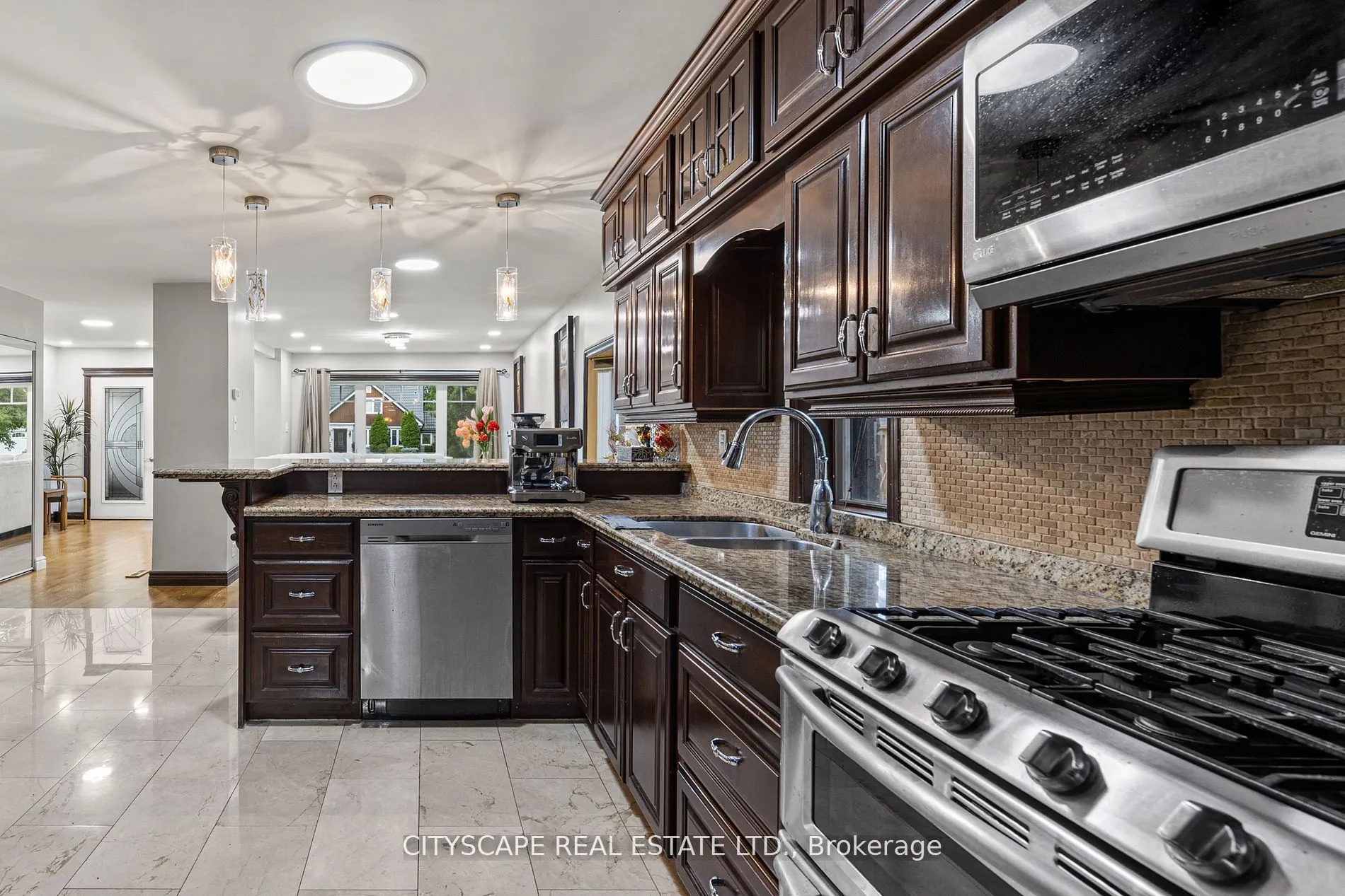 11 Brookside Drive