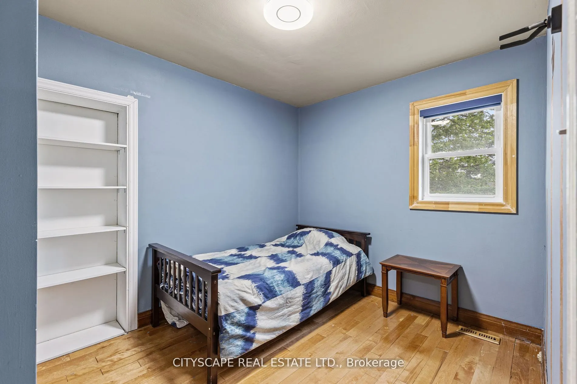 11 Brookside Drive