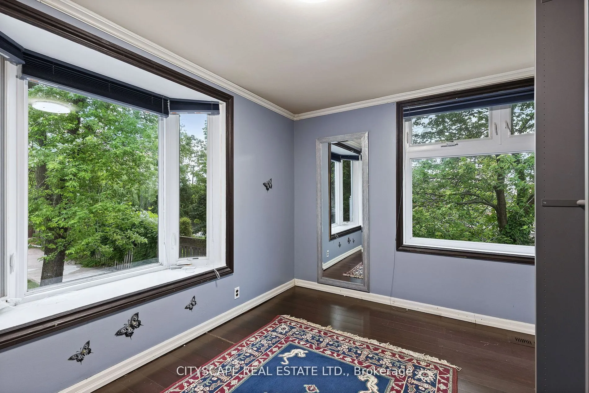 11 Brookside Drive