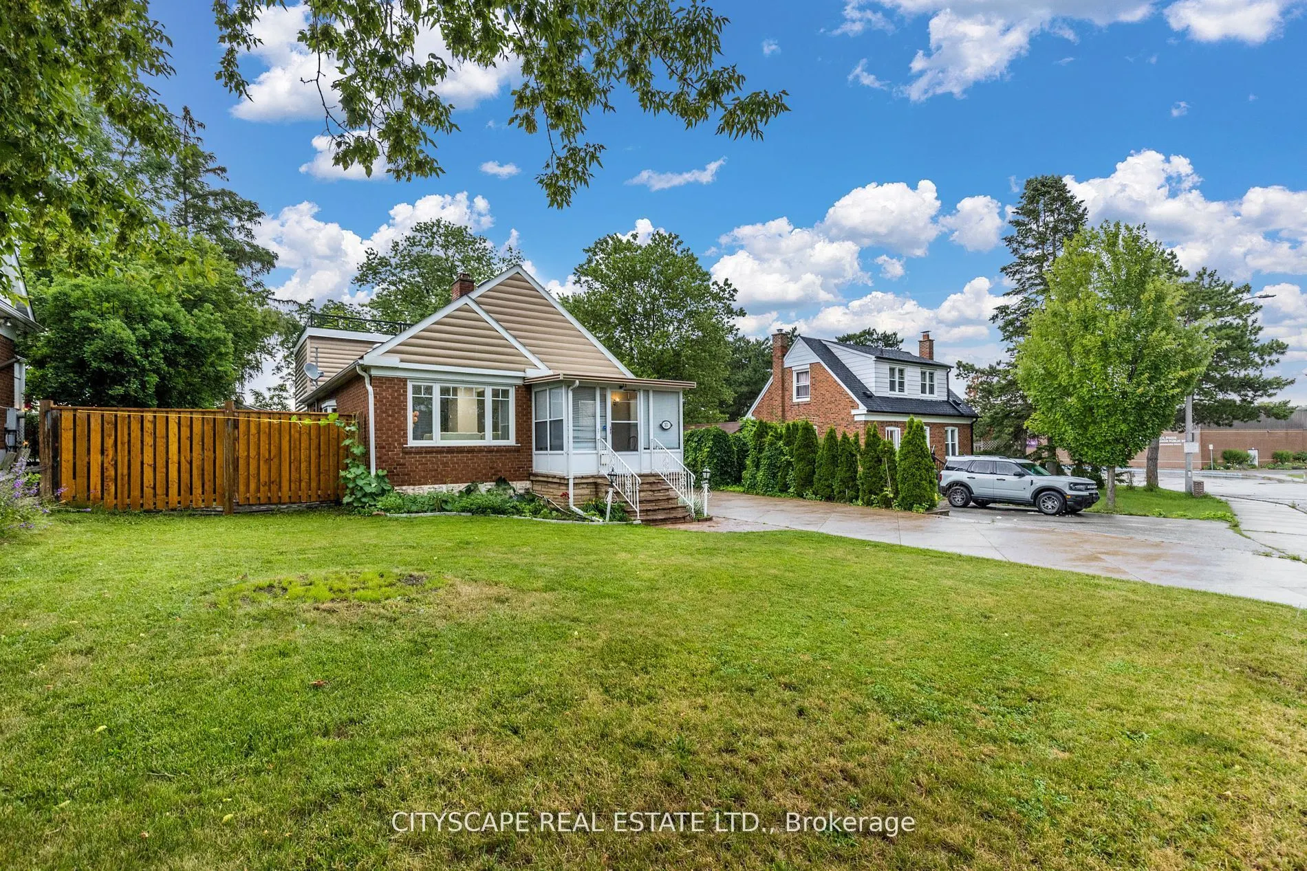 11 Brookside Drive