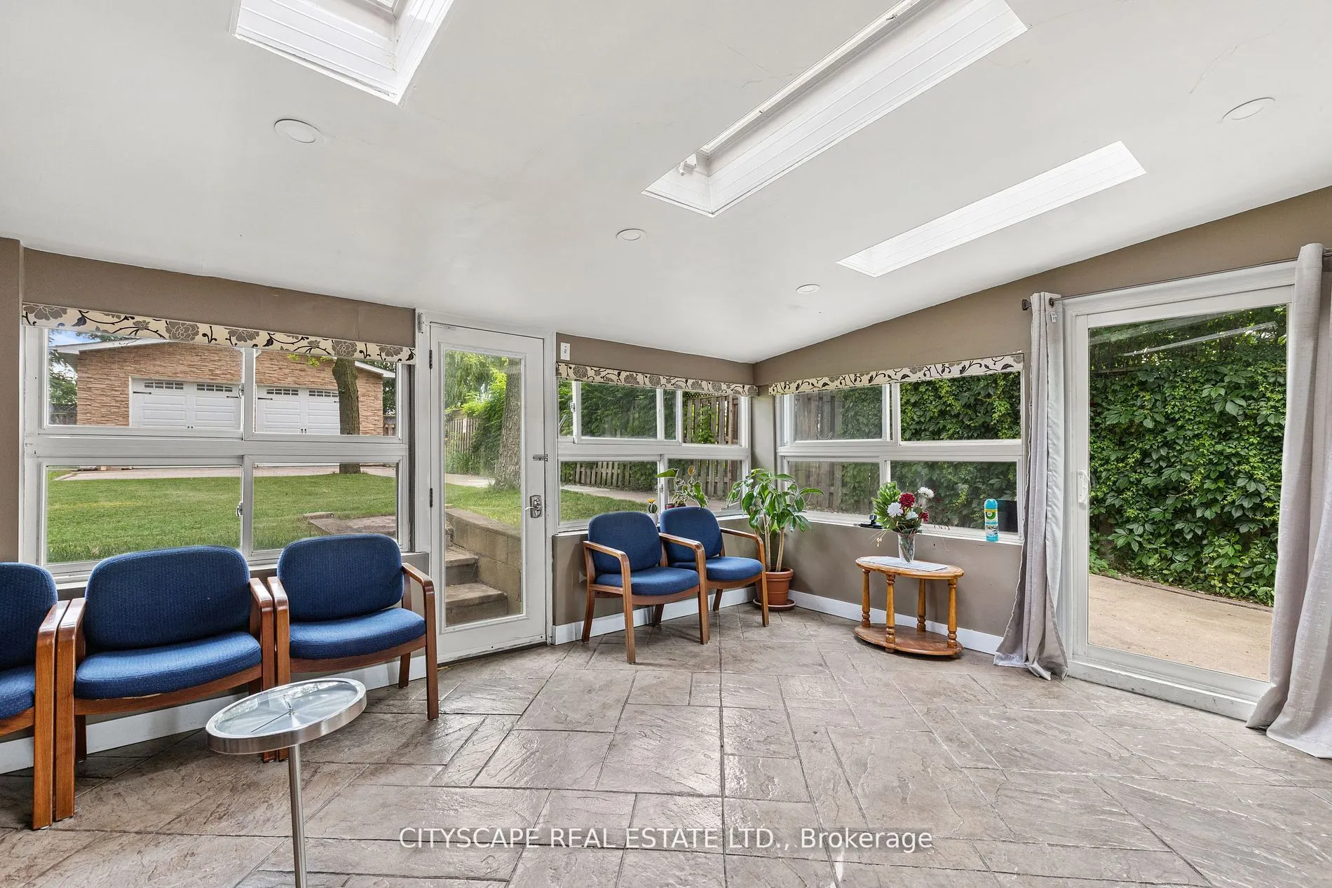 11 Brookside Drive