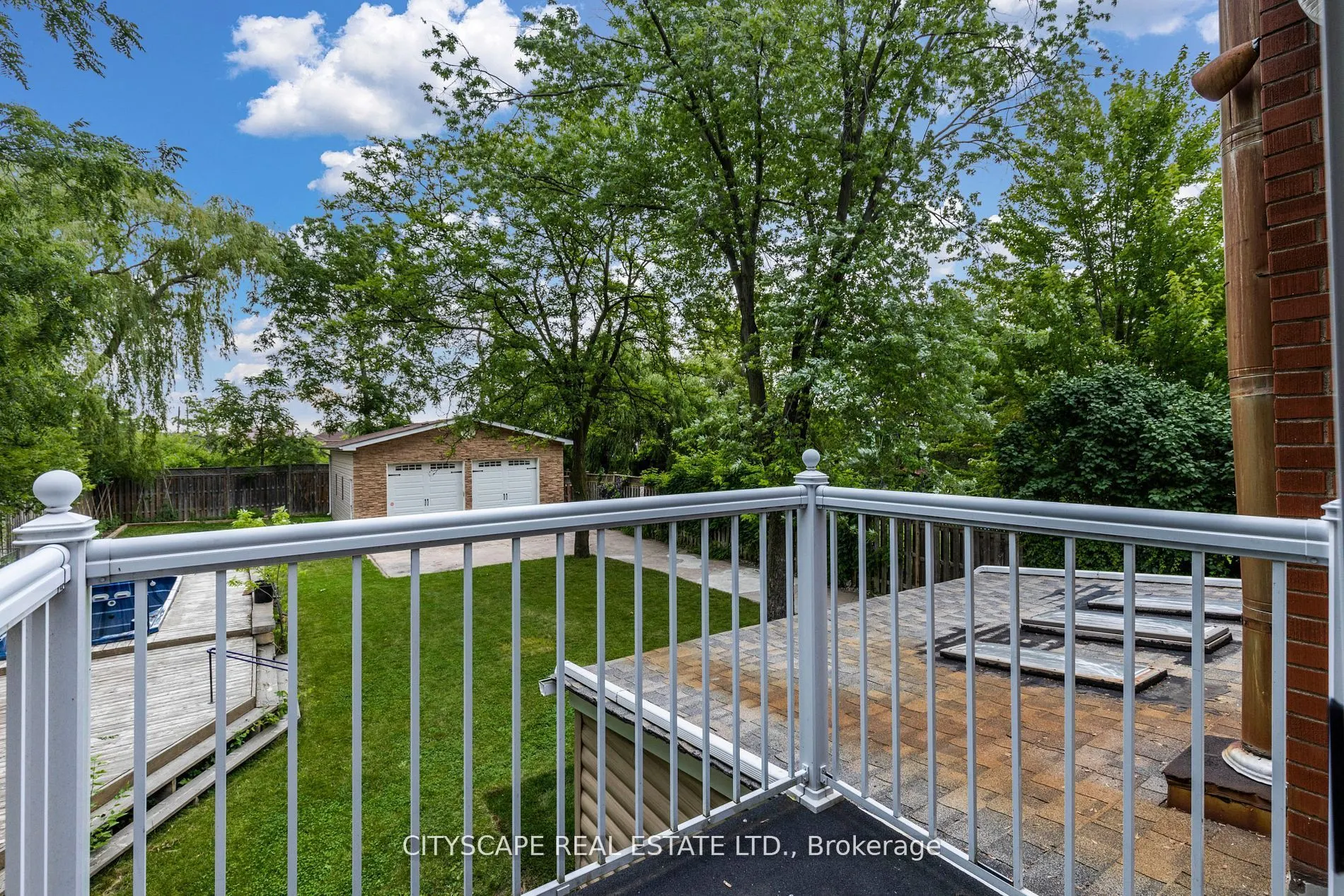 11 Brookside Drive