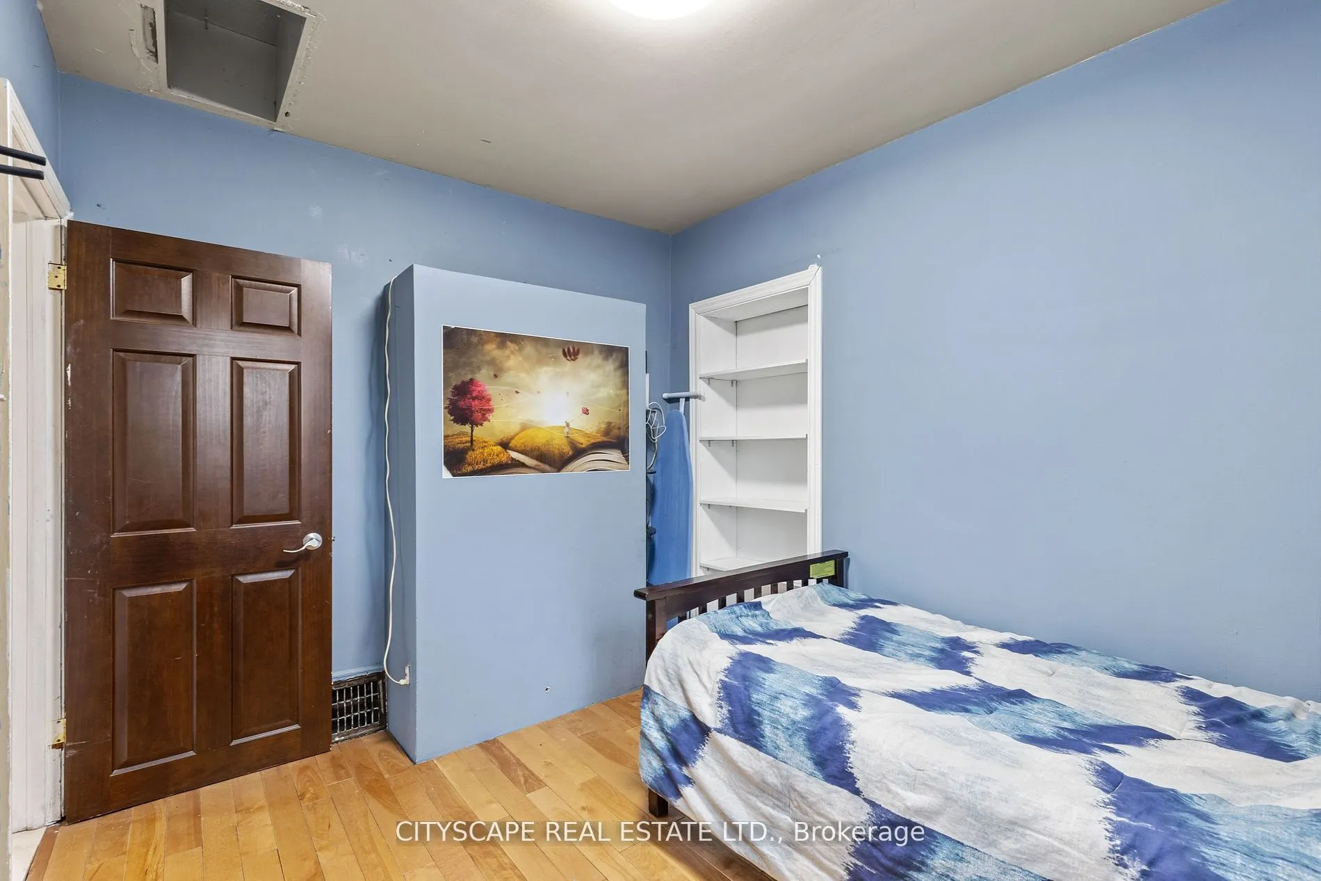 11 Brookside Drive