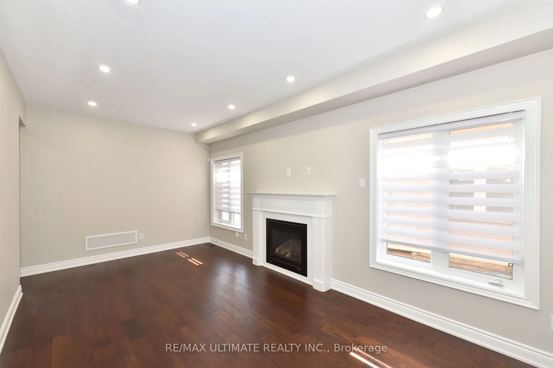 27 La Roche Avenue