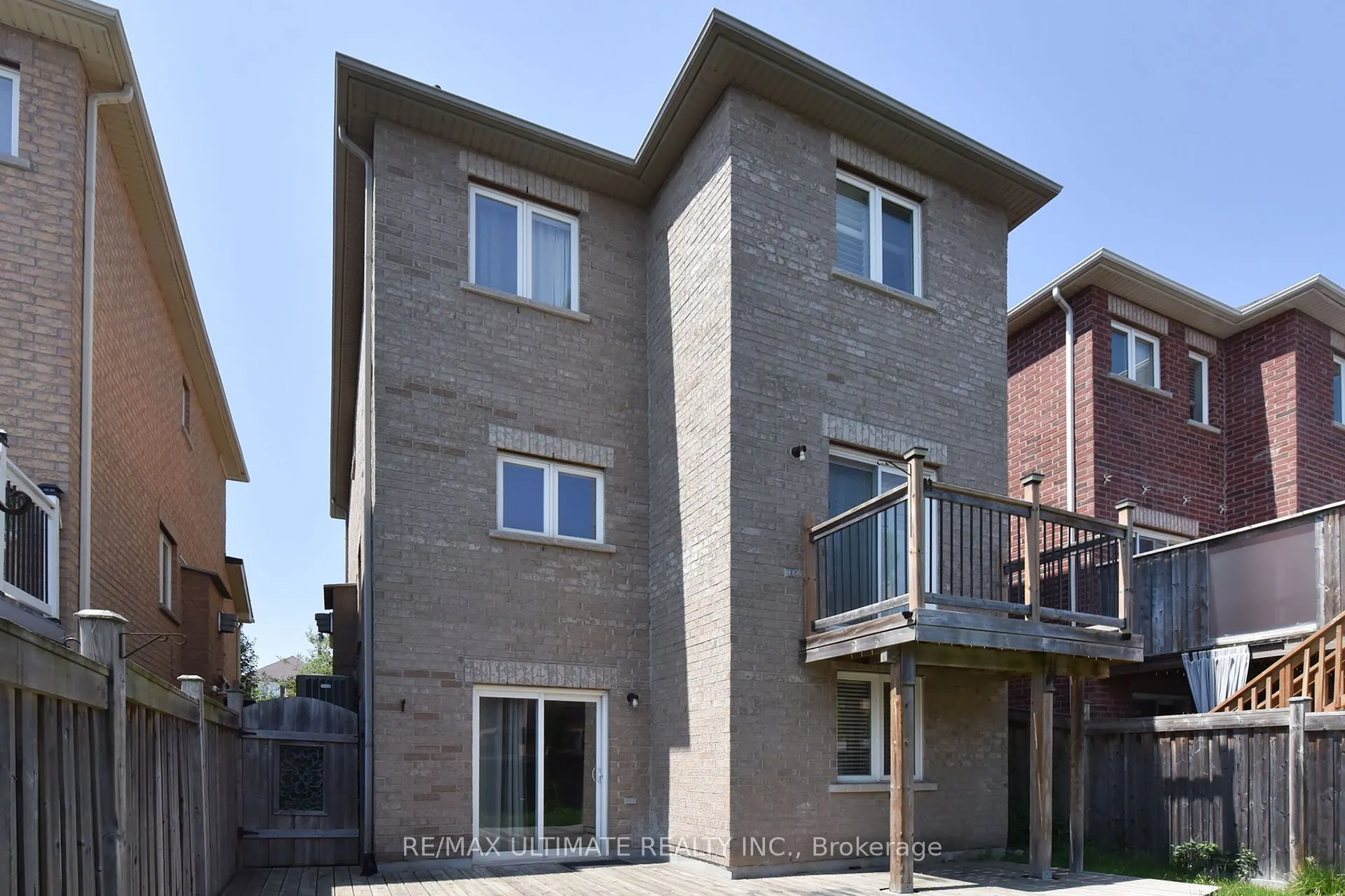 27 La Roche Avenue
