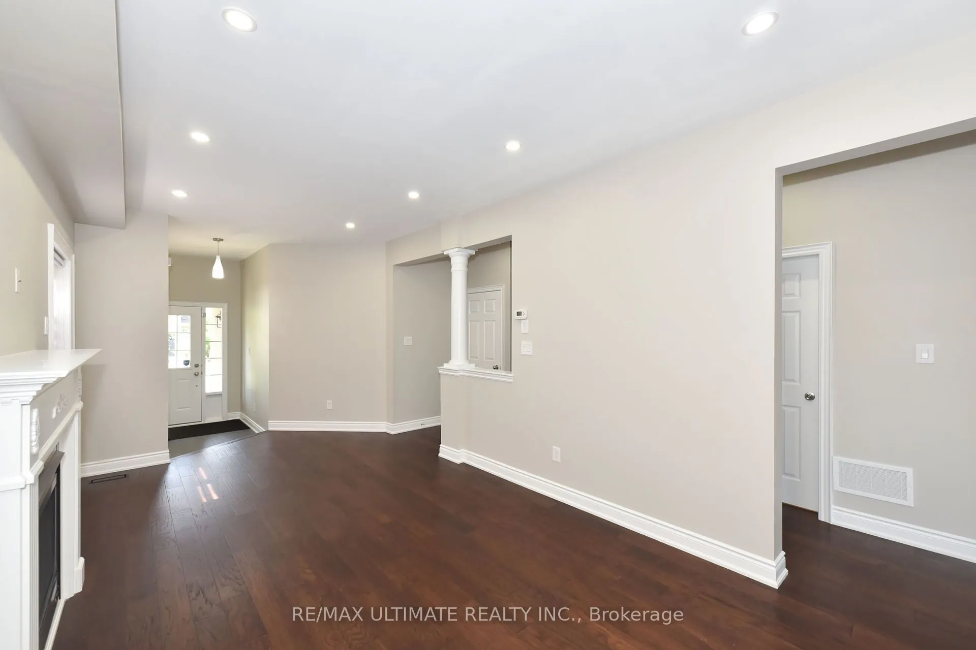 27 La Roche Avenue