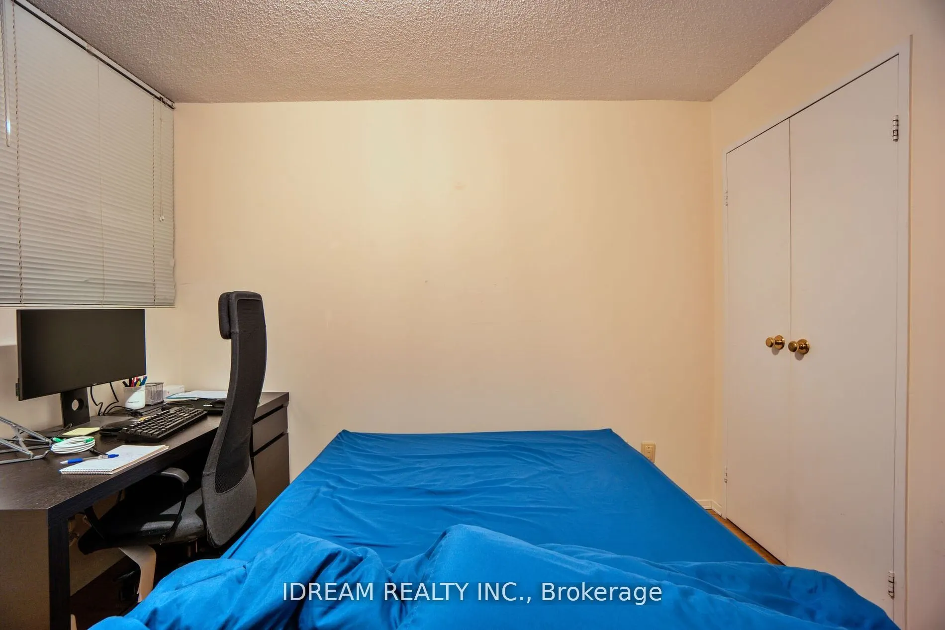 3700 Kaneff Crescent, #211