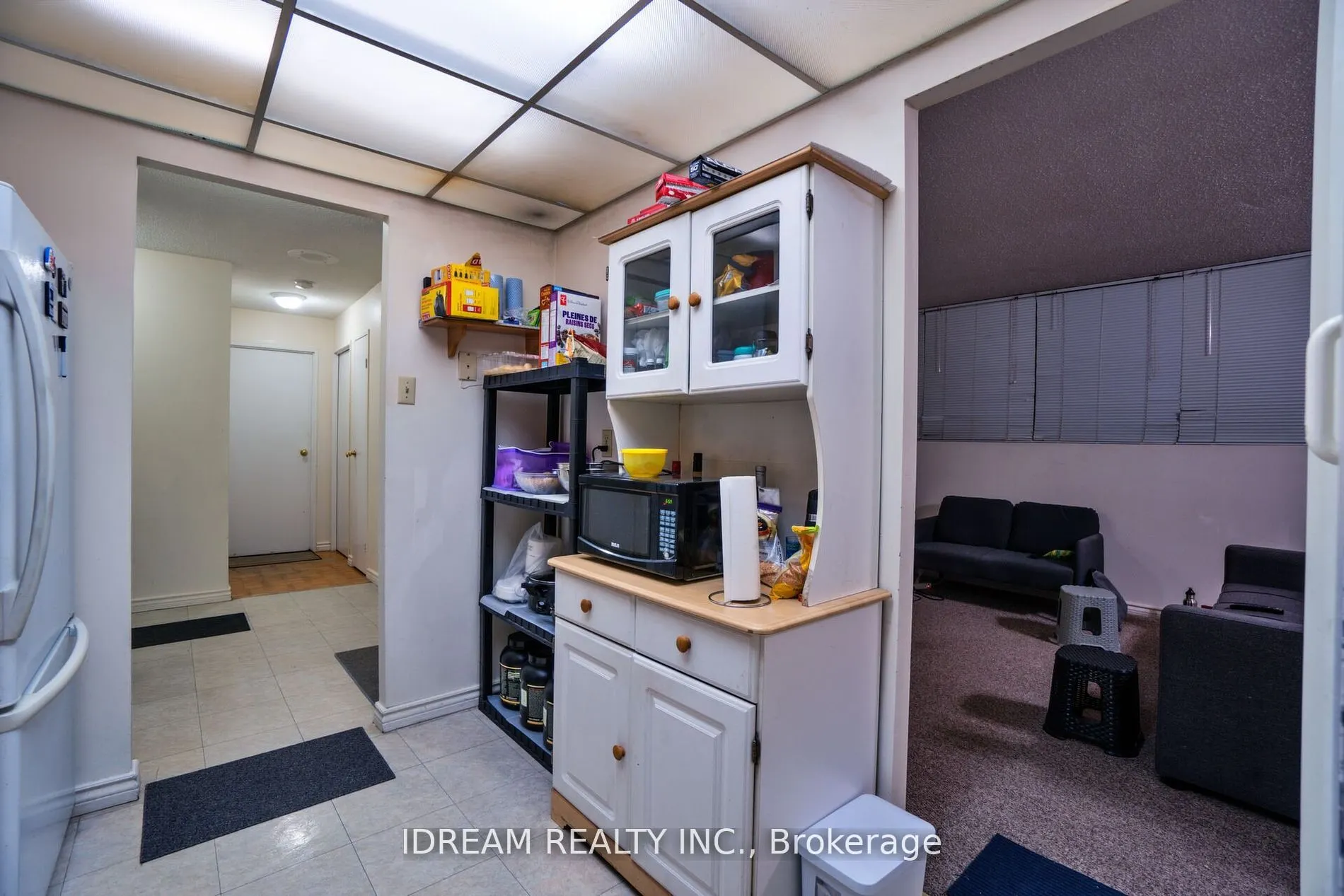 3700 Kaneff Crescent, #211