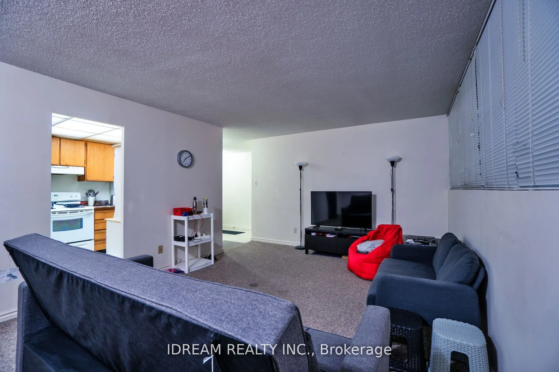 3700 Kaneff Crescent, #211
