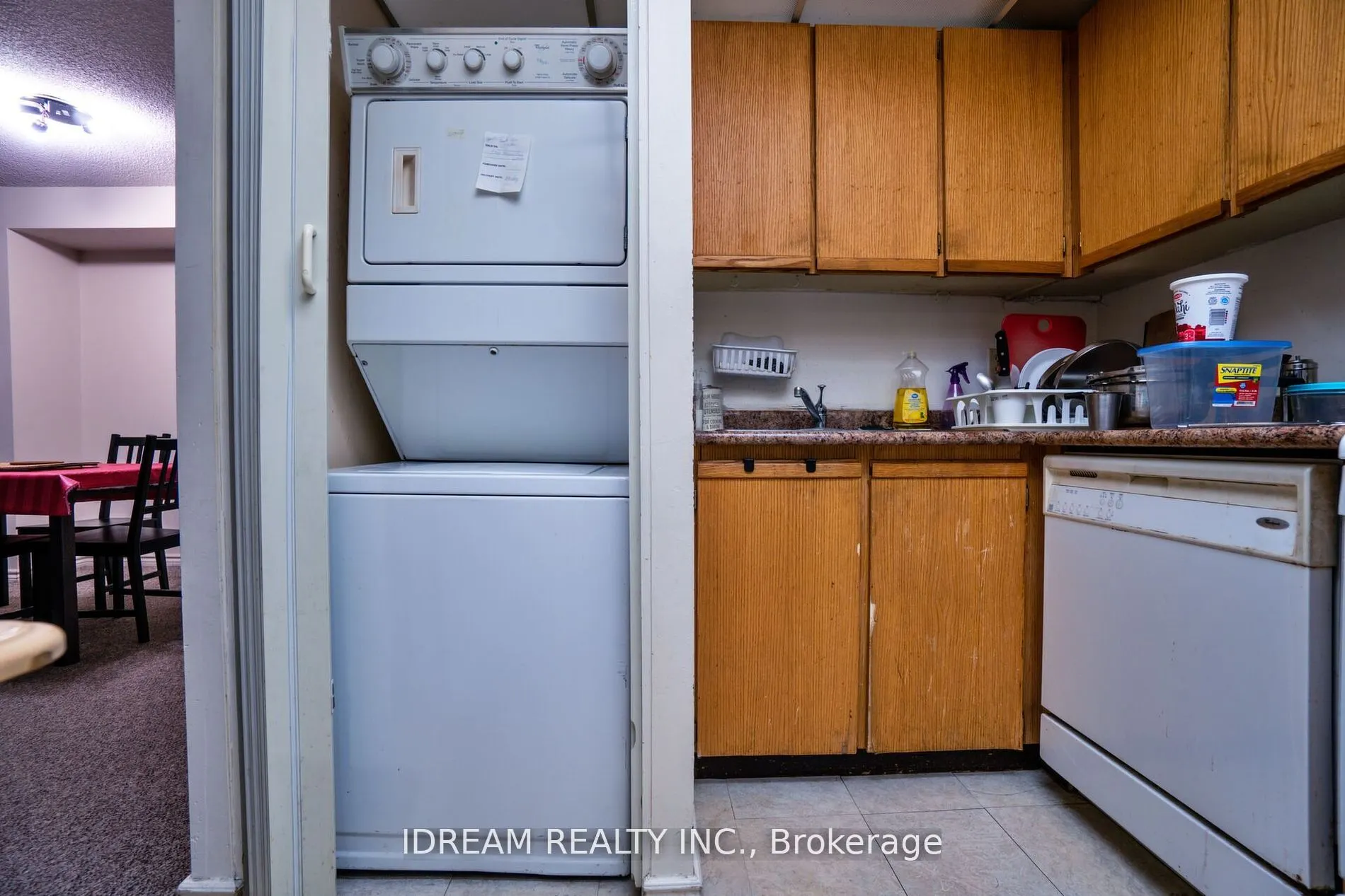 3700 Kaneff Crescent, #211