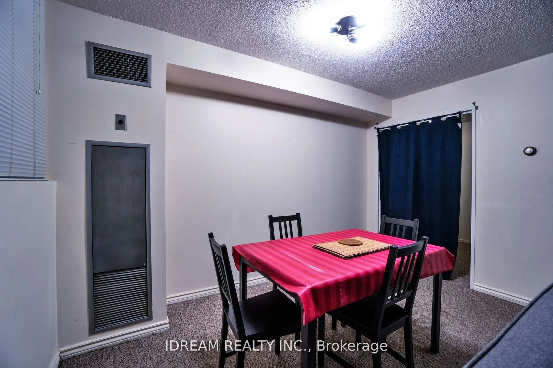 3700 Kaneff Crescent, #211