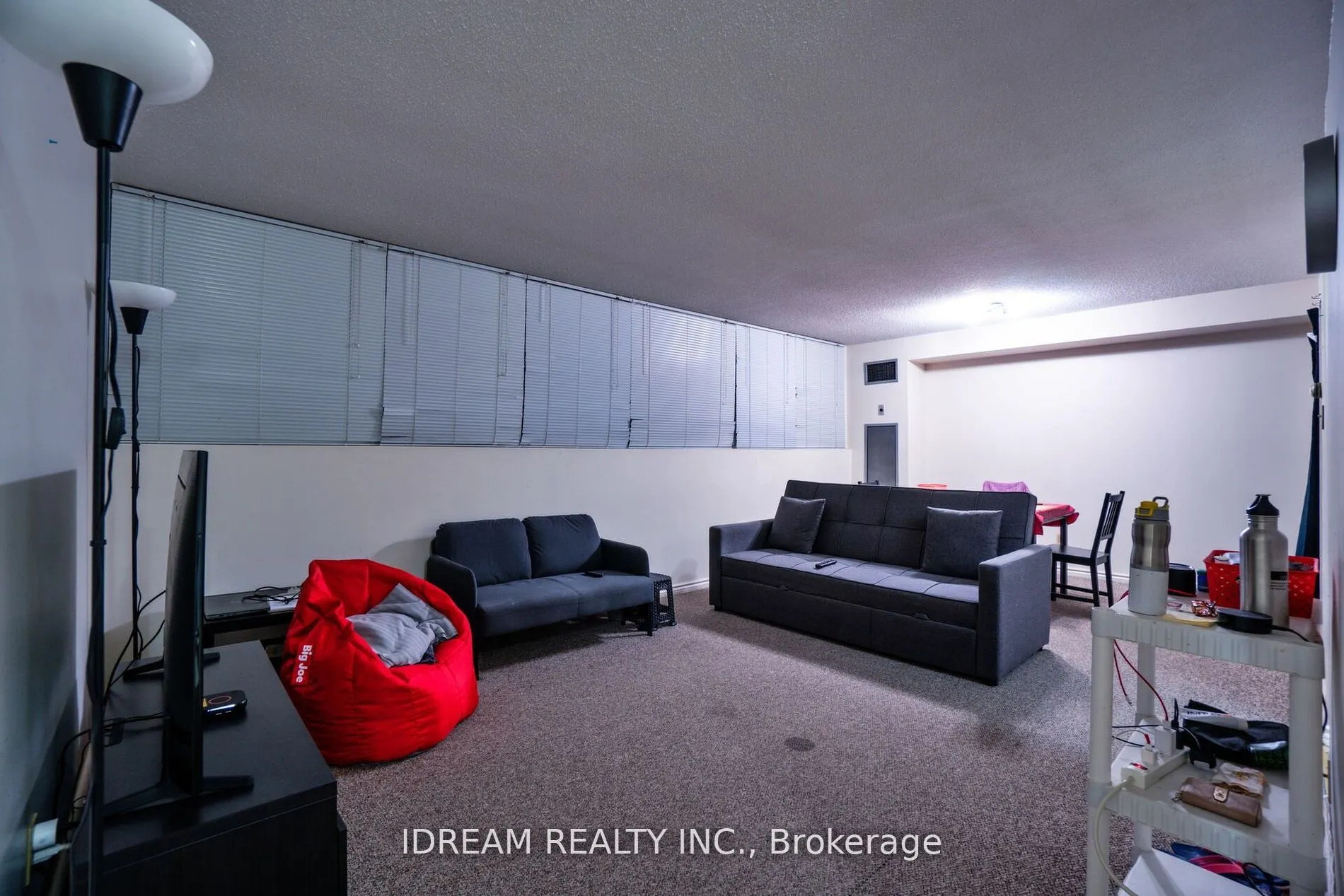 3700 Kaneff Crescent, #211