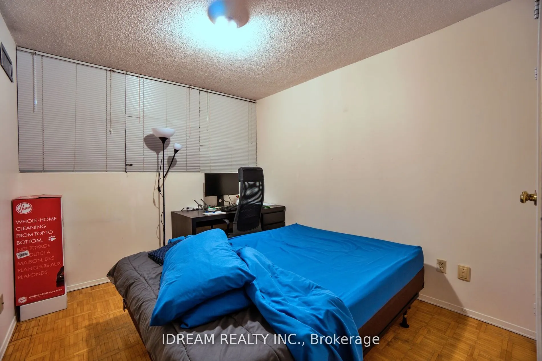 3700 Kaneff Crescent, #211