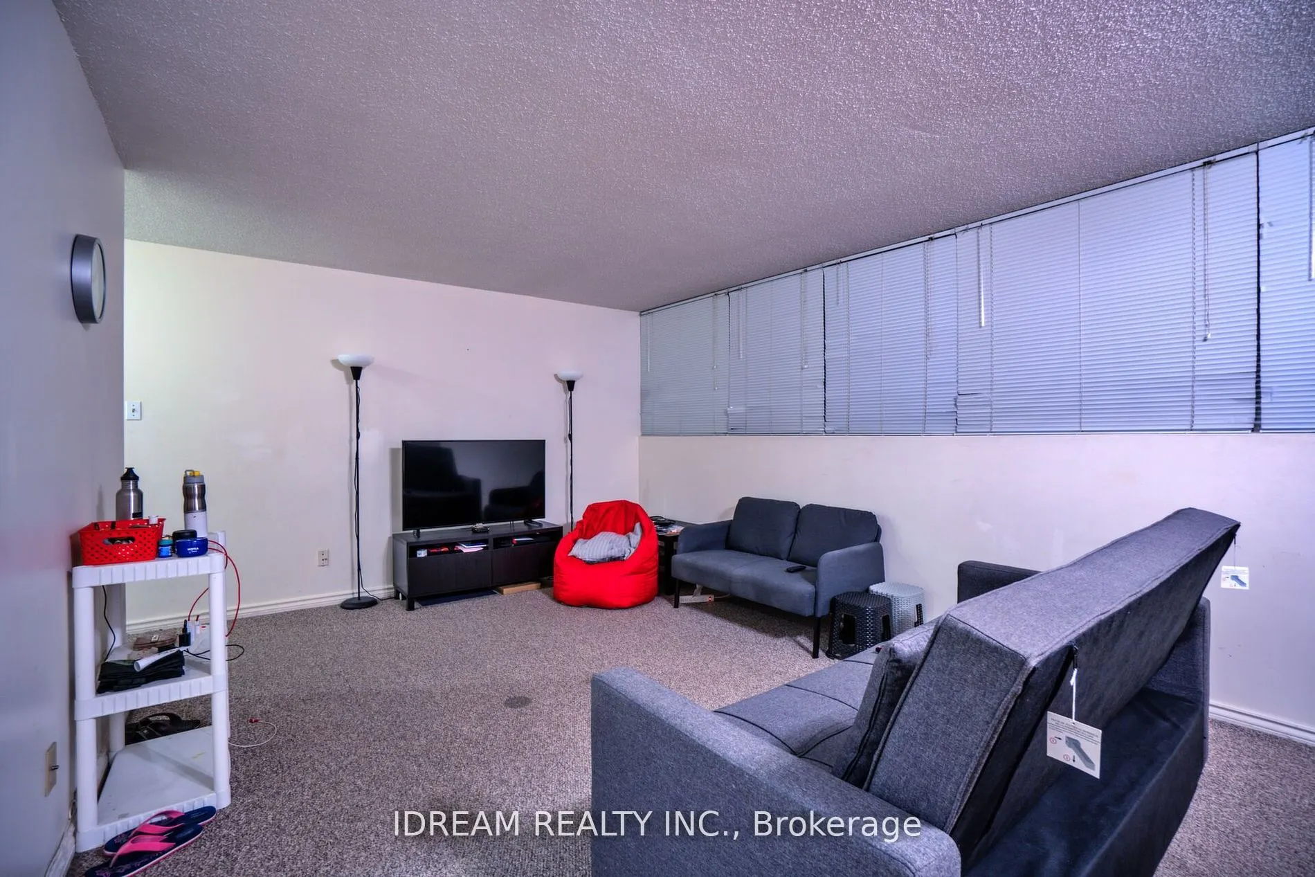 3700 Kaneff Crescent, #211