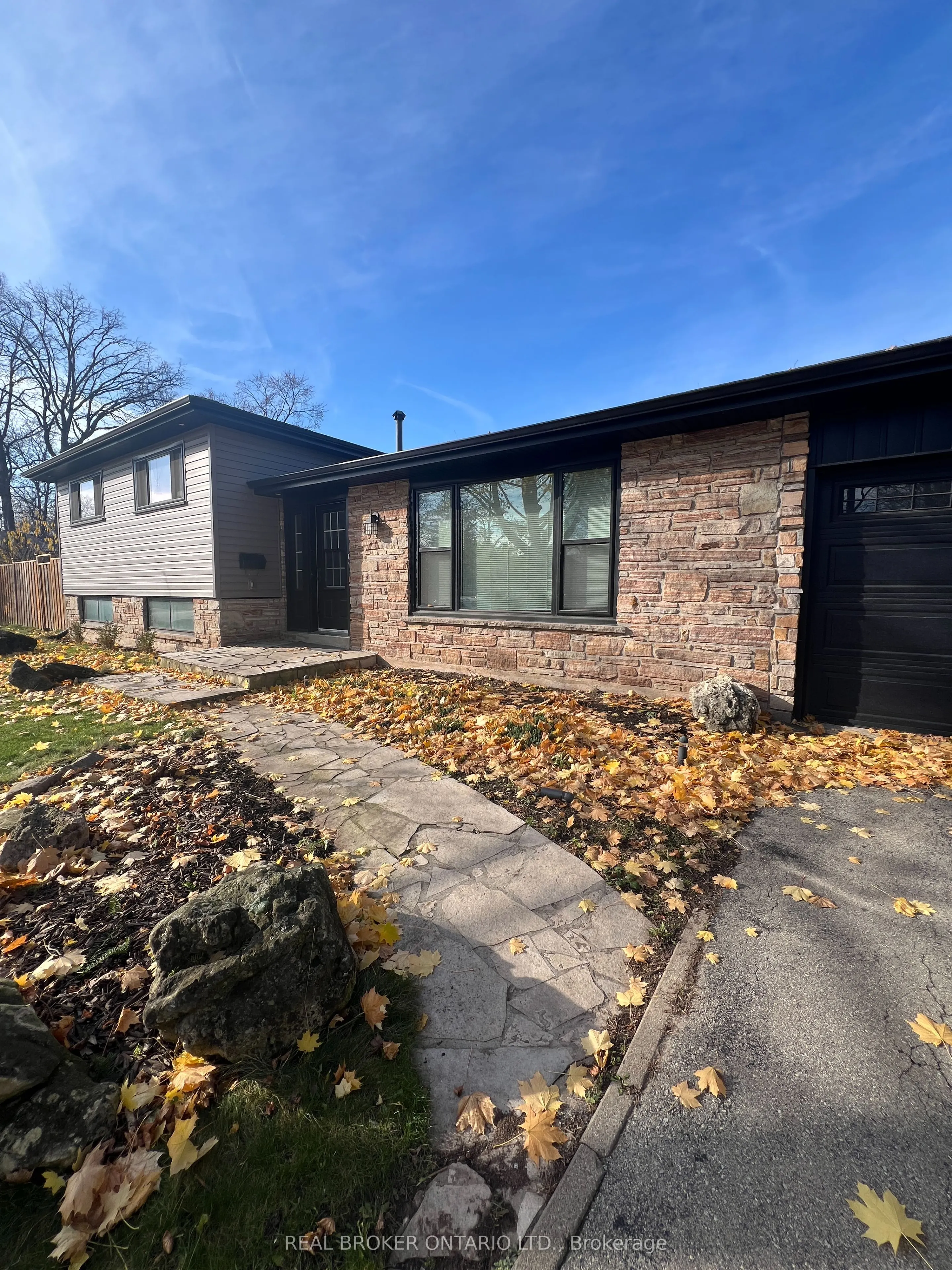 5285 Woodhaven Court, #Main
