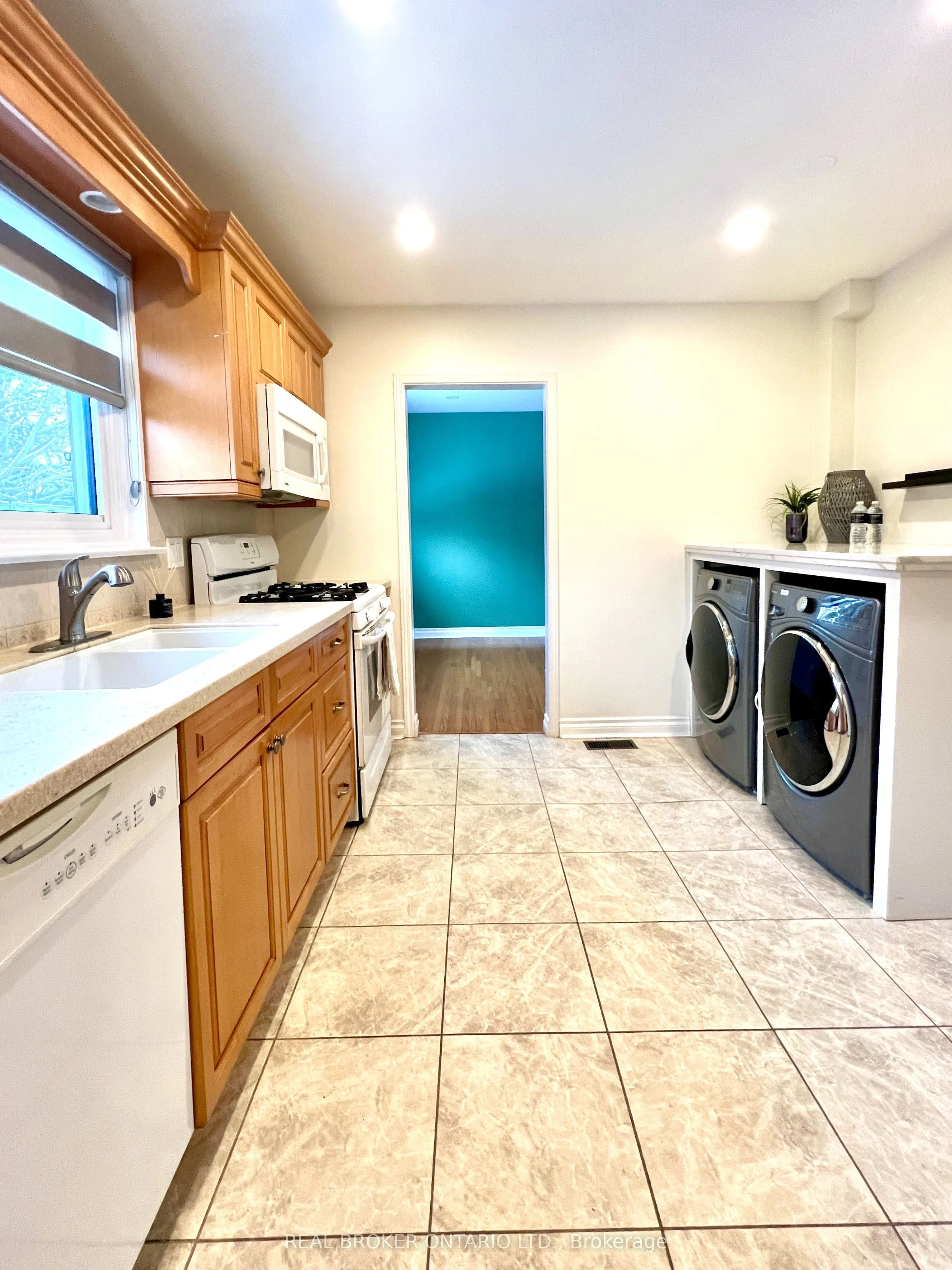 5285 Woodhaven Court, #Main