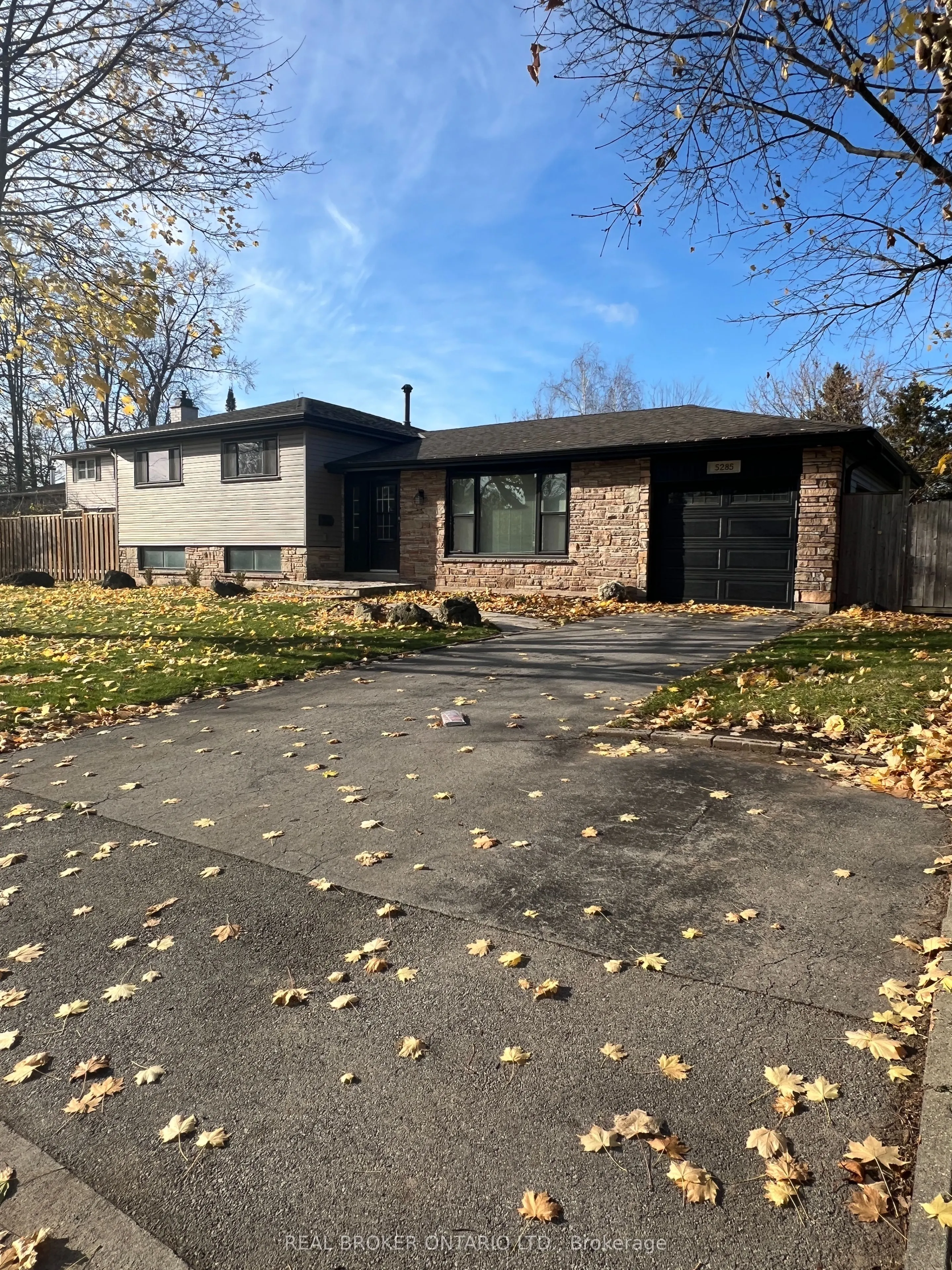 5285 Woodhaven Court, #Main