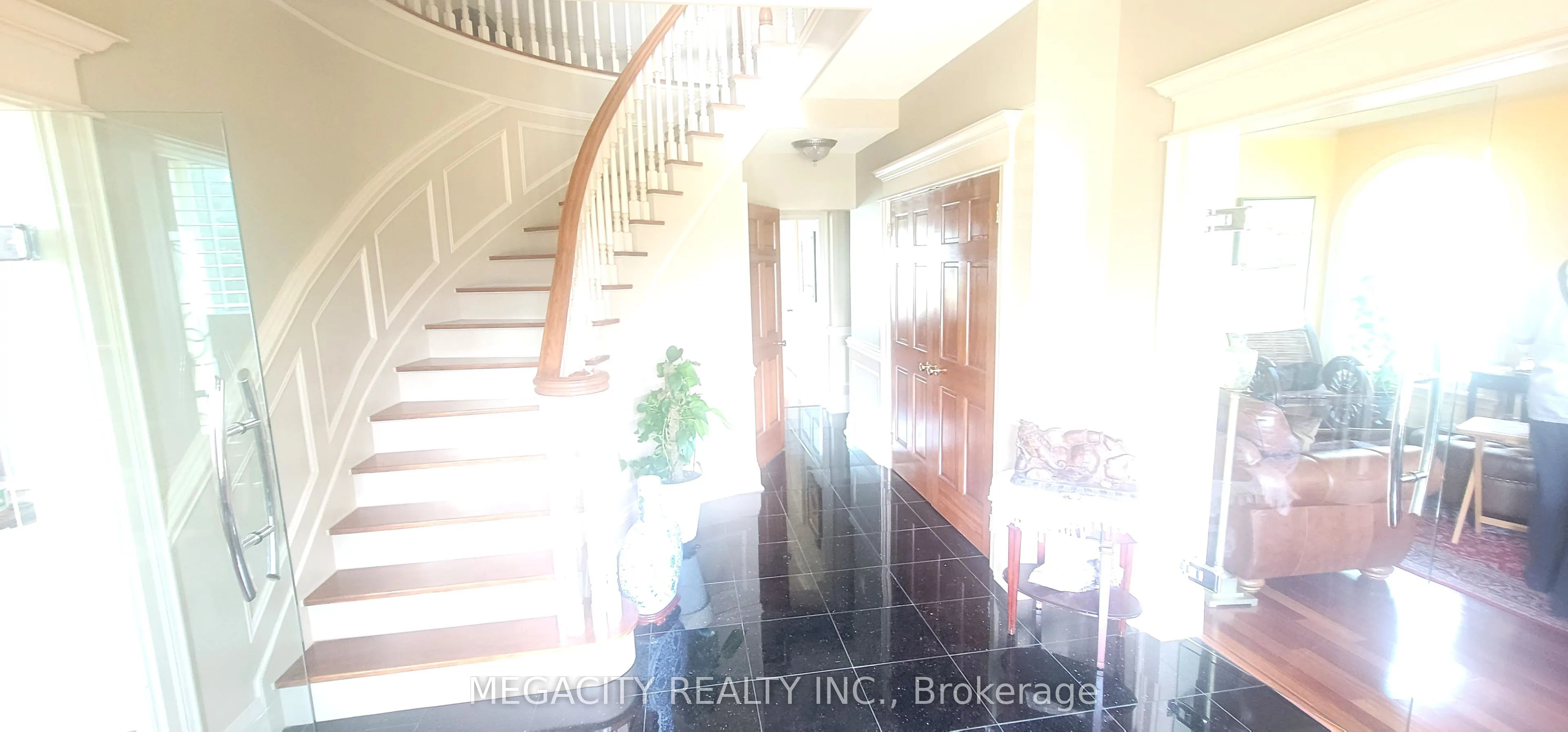 155 Meadowland Crescent