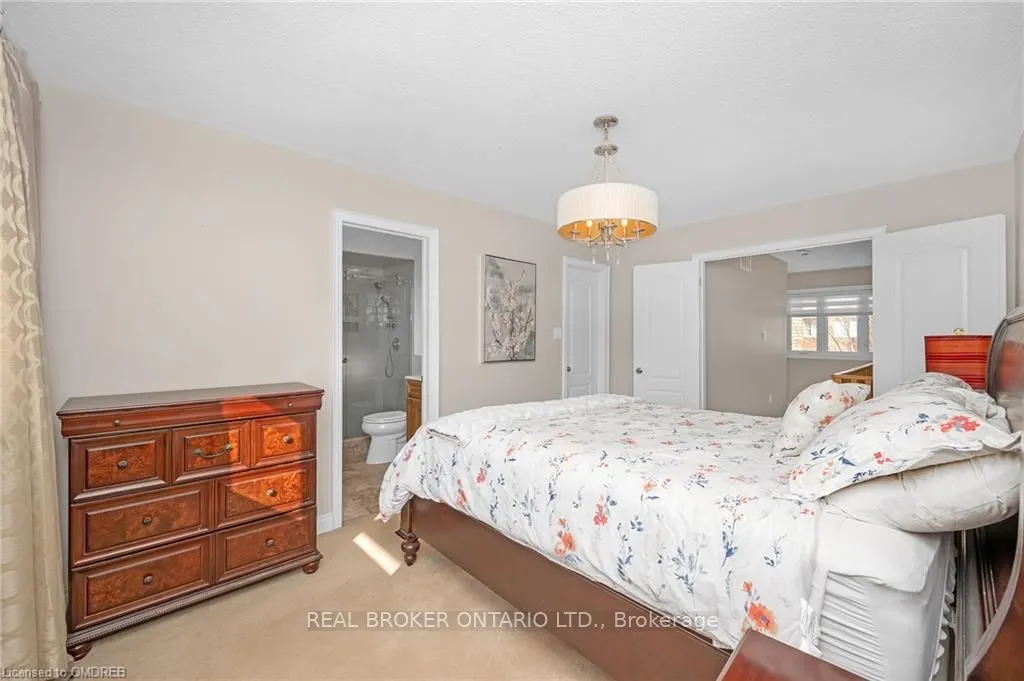 2493 Newcastle Crescent