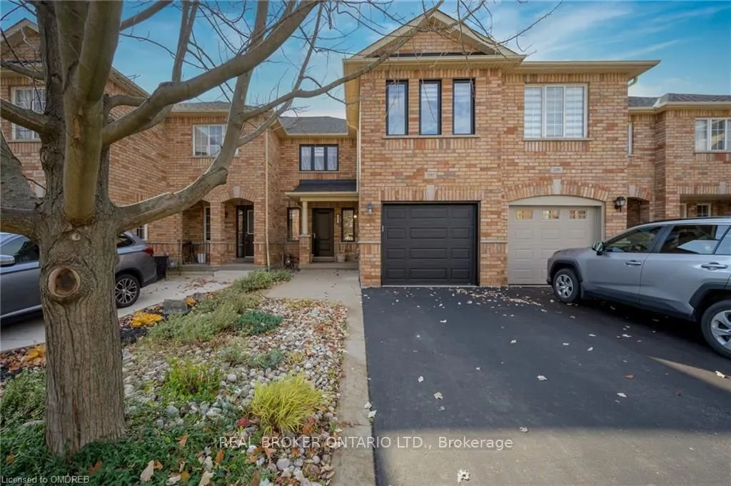 2493 Newcastle Crescent